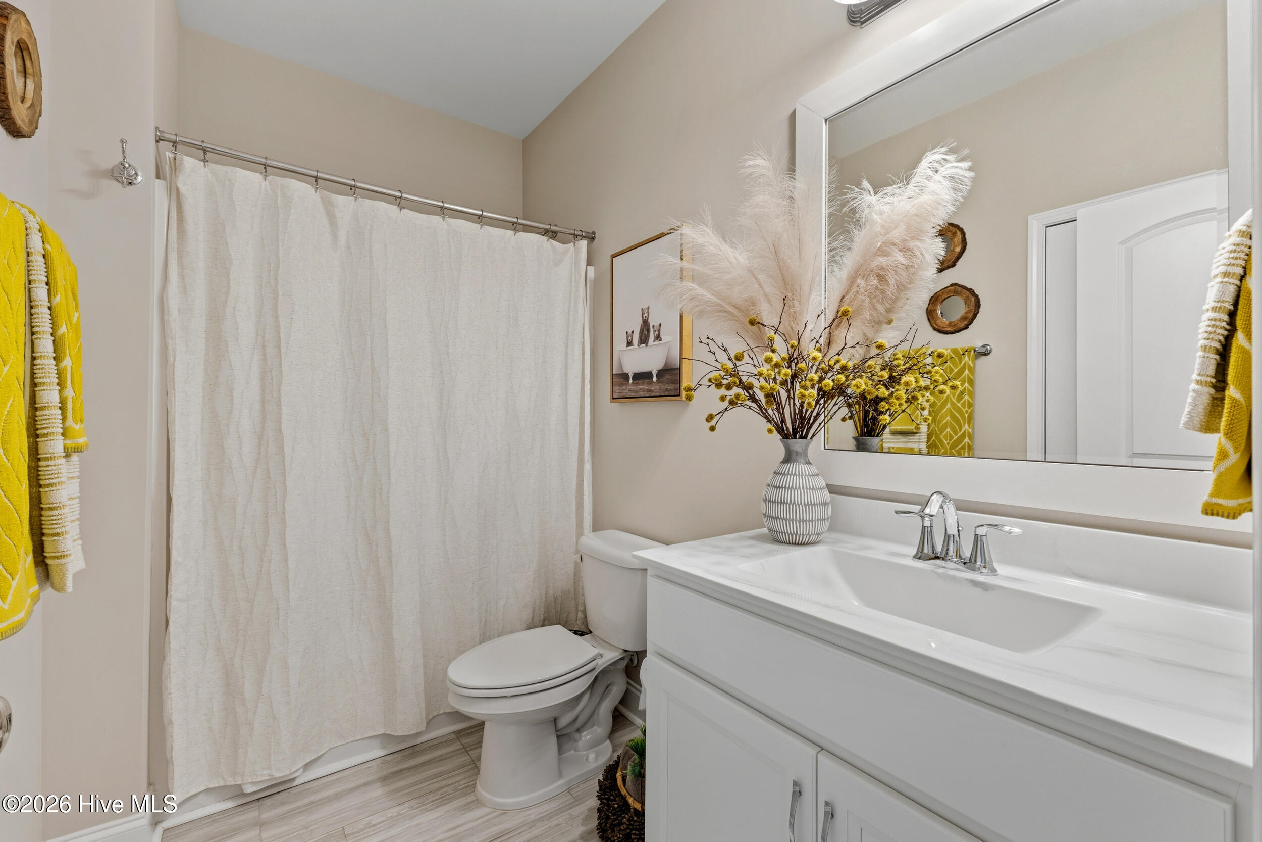 100558195 | Photo 24