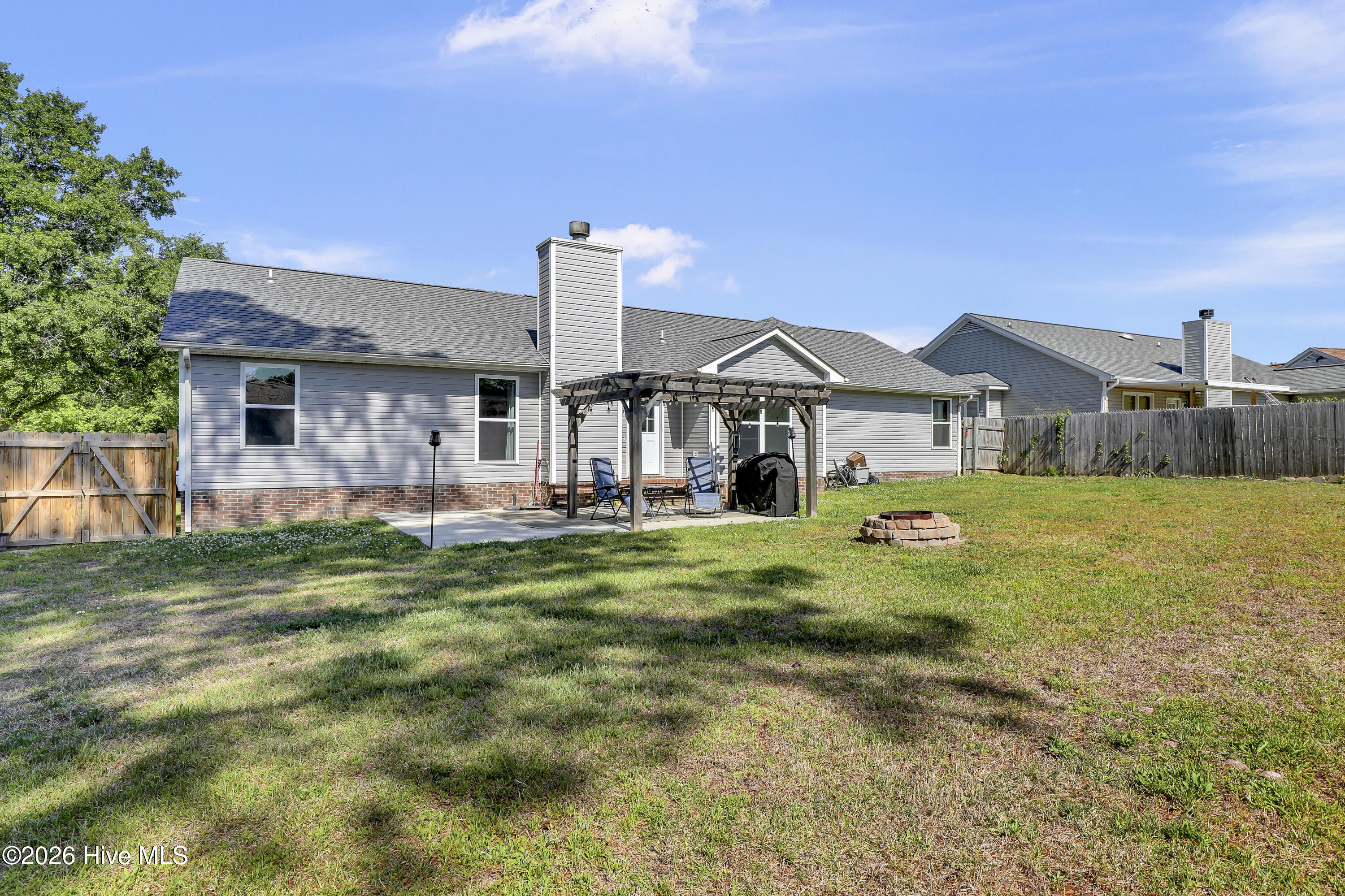 100568979 | Photo 28