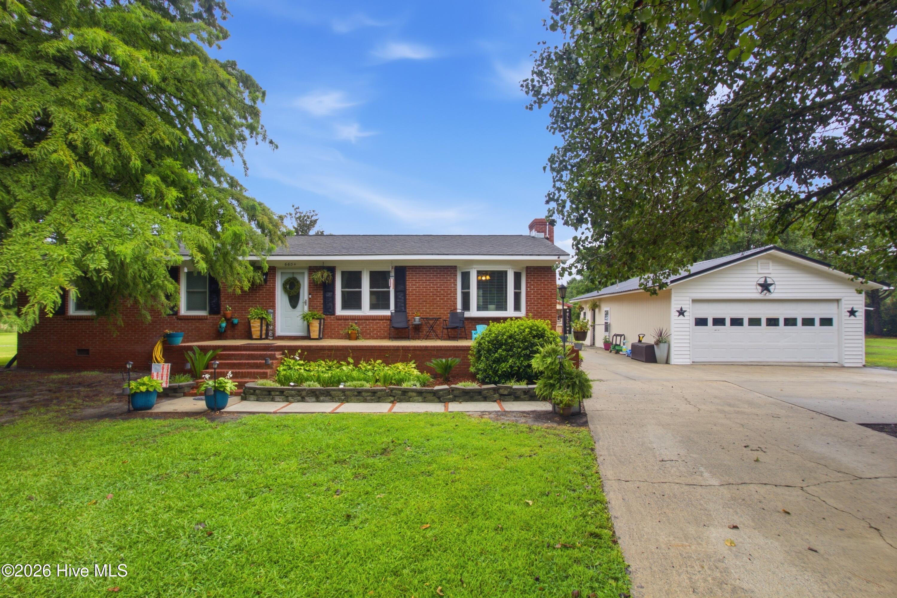 6634 Florence Road,Merritt