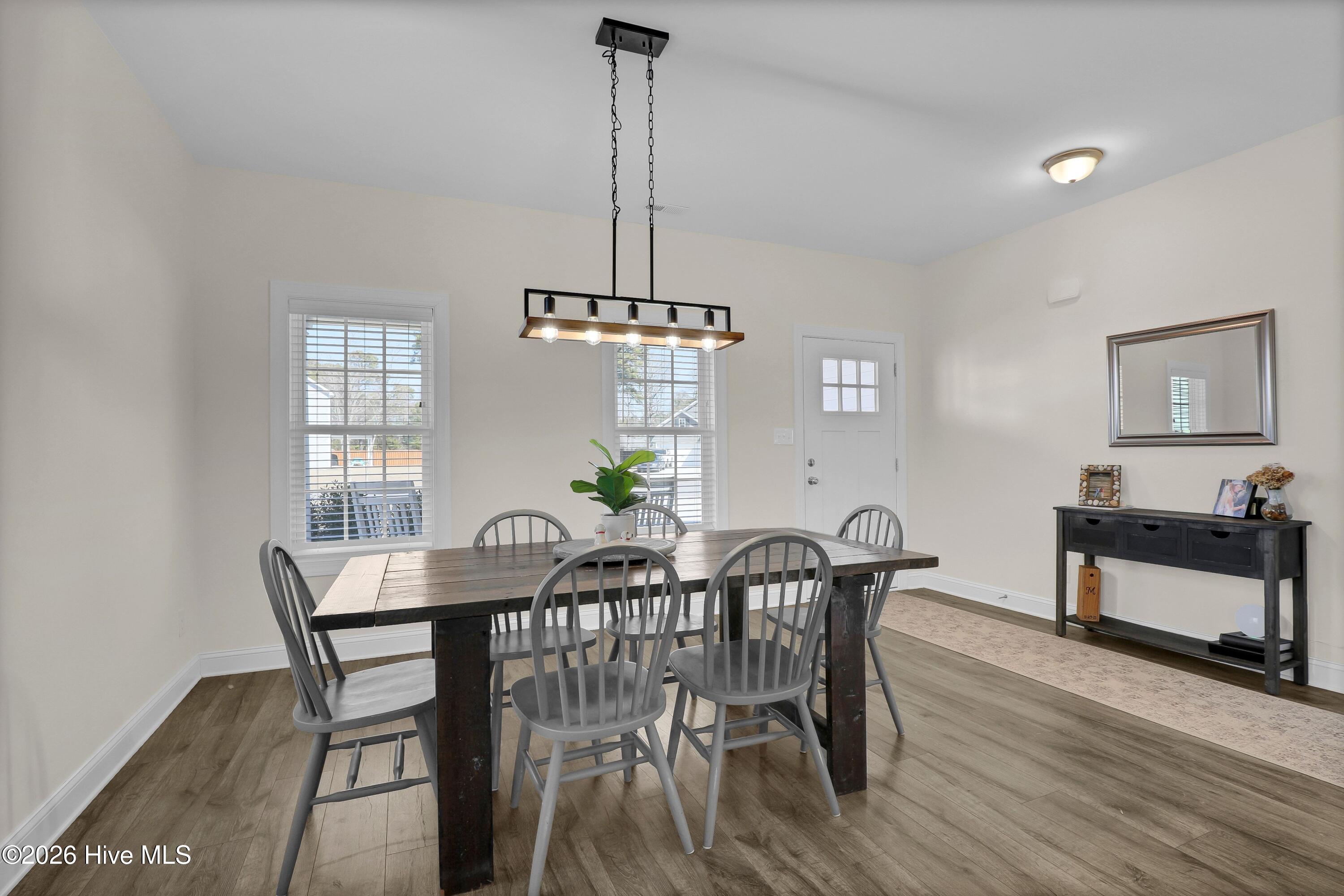 100557019 | Photo 11