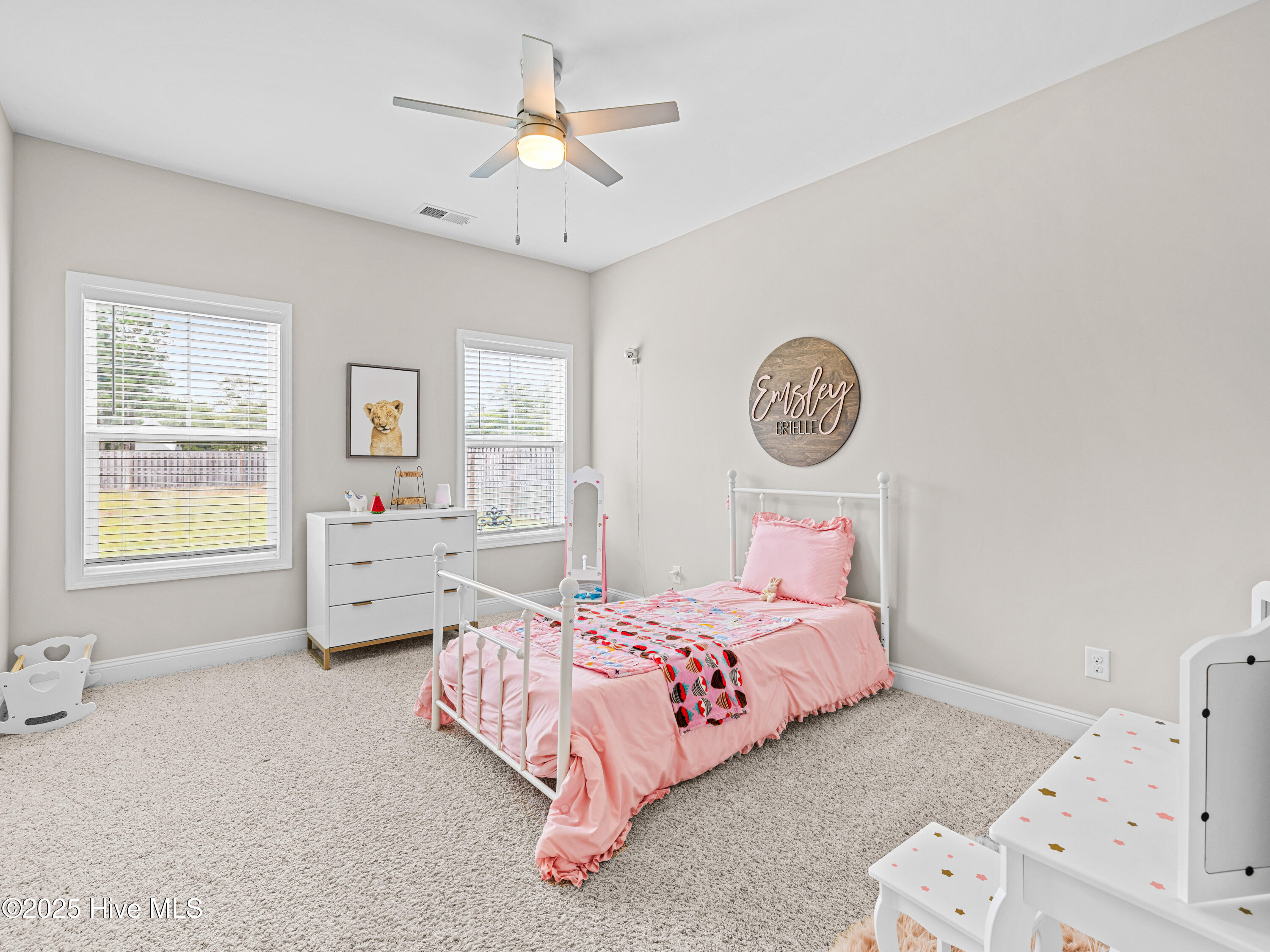 100535765 | Photo 51