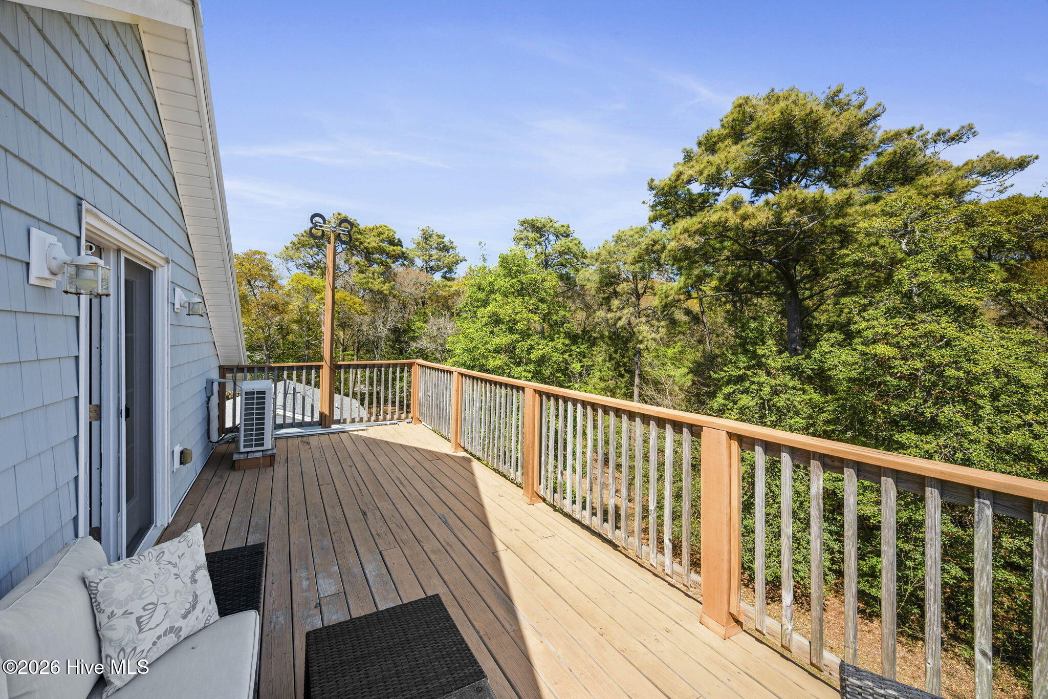 100565691 | Photo 39