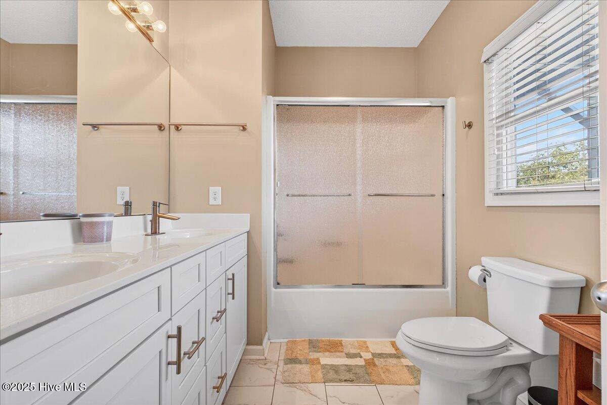 100543410 | Photo 52