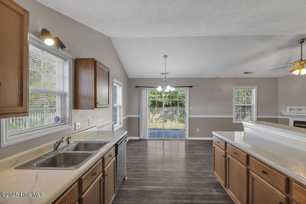 100540803 | Photo 10