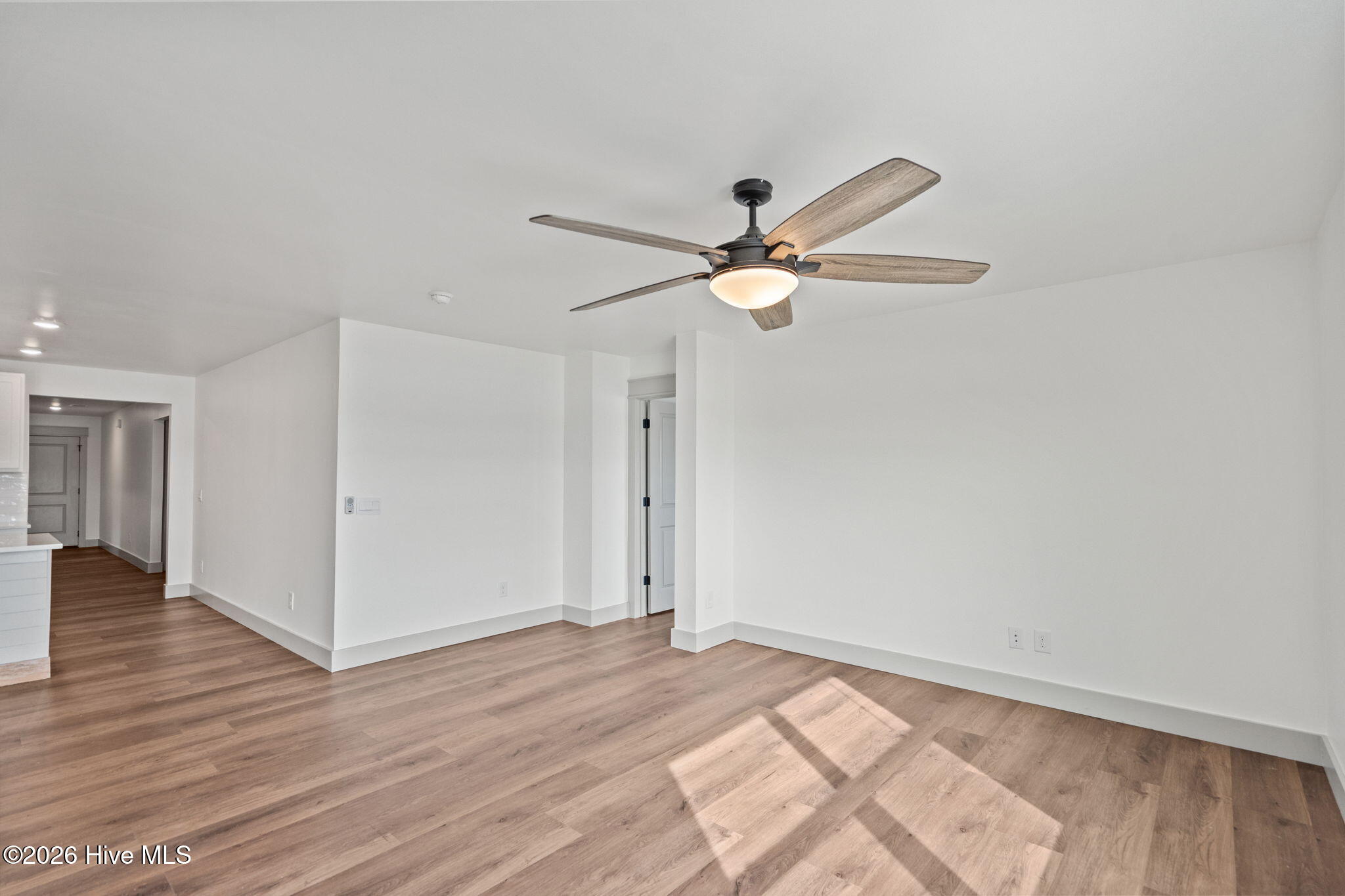 100555657 | Photo 27