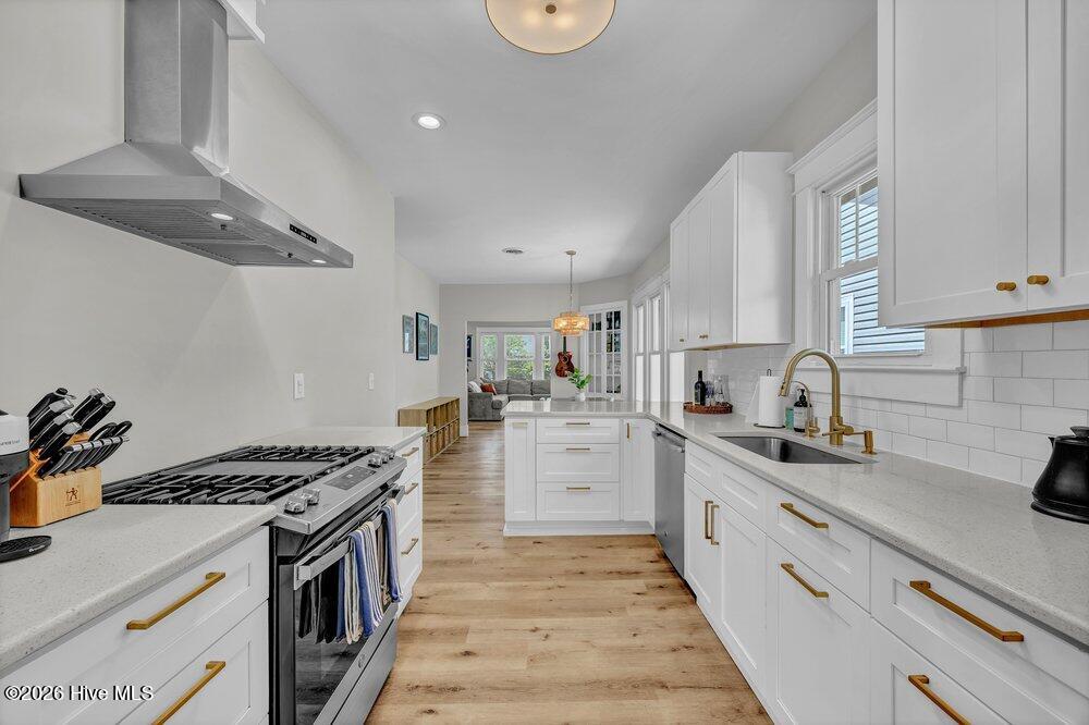 100568579 | Photo 12