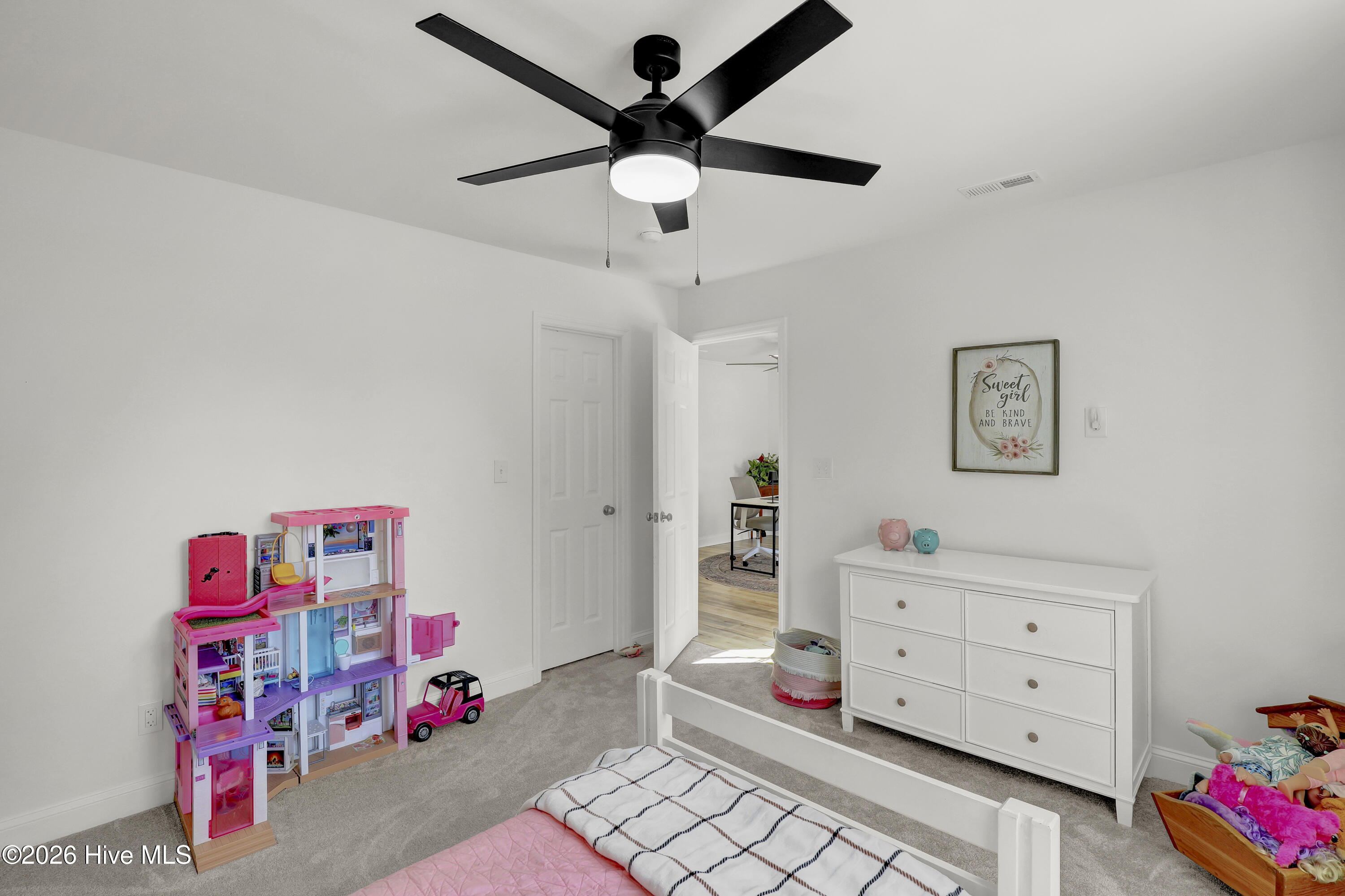 100566573 | Photo 39