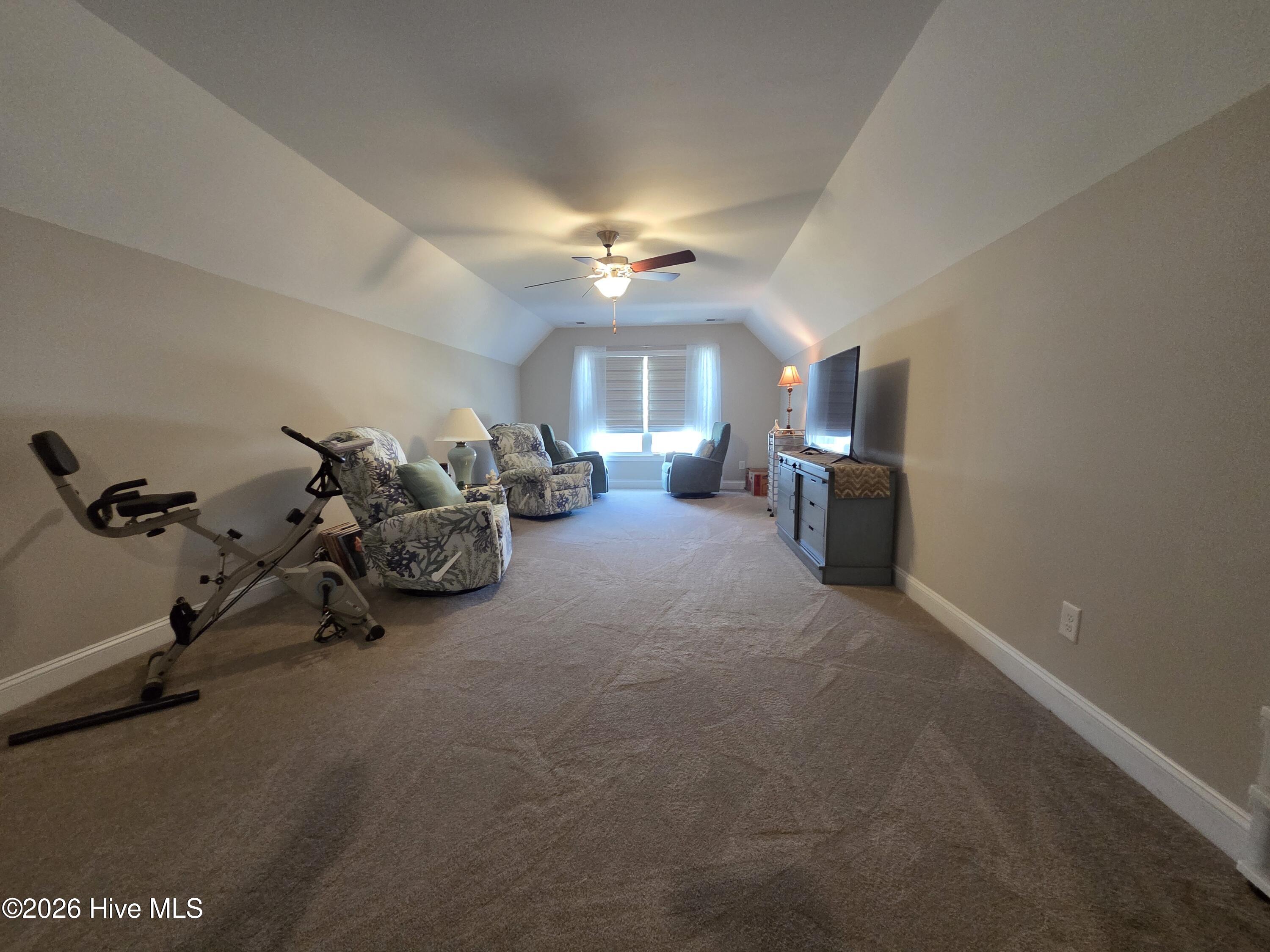 100566407 | Photo 36