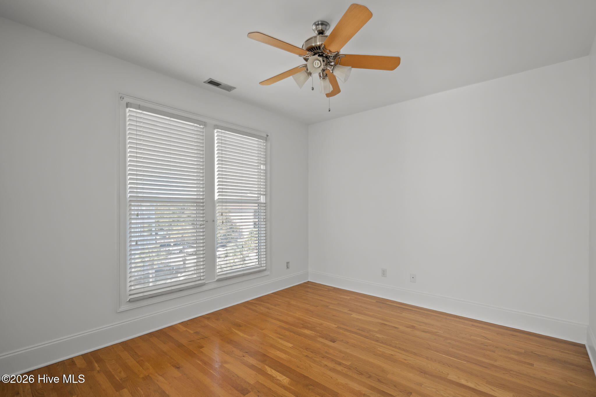 100560012 | Photo 29