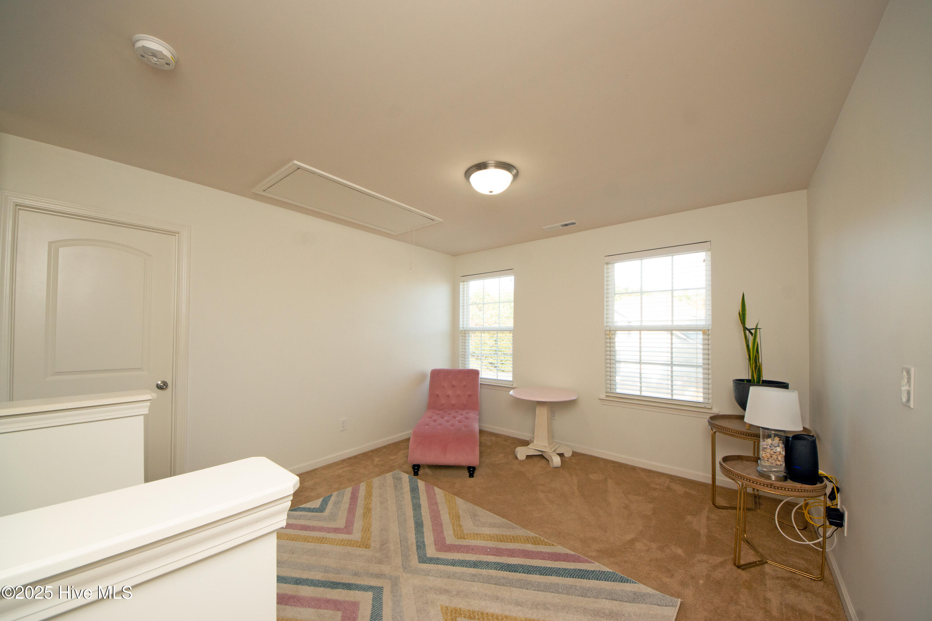 100542211 | Photo 32