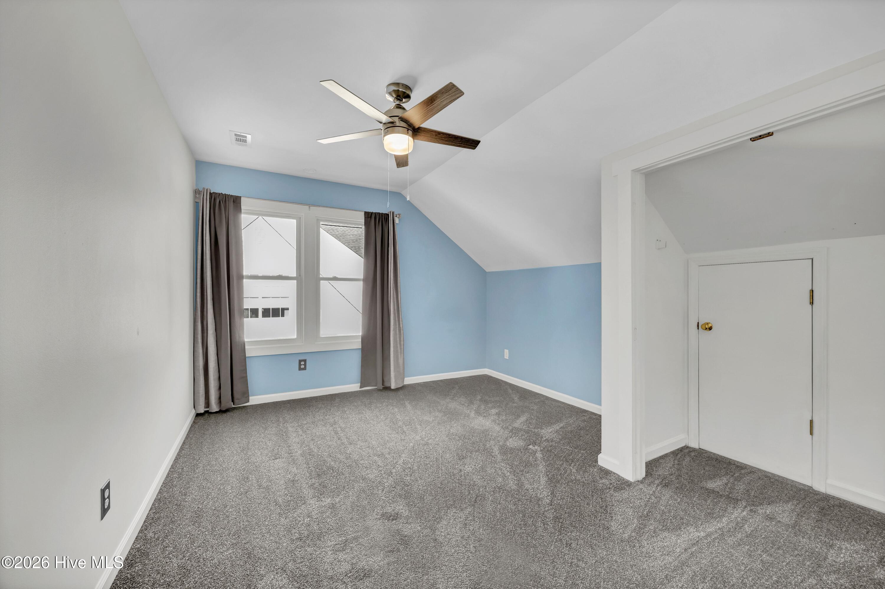 100563133 | Photo 21