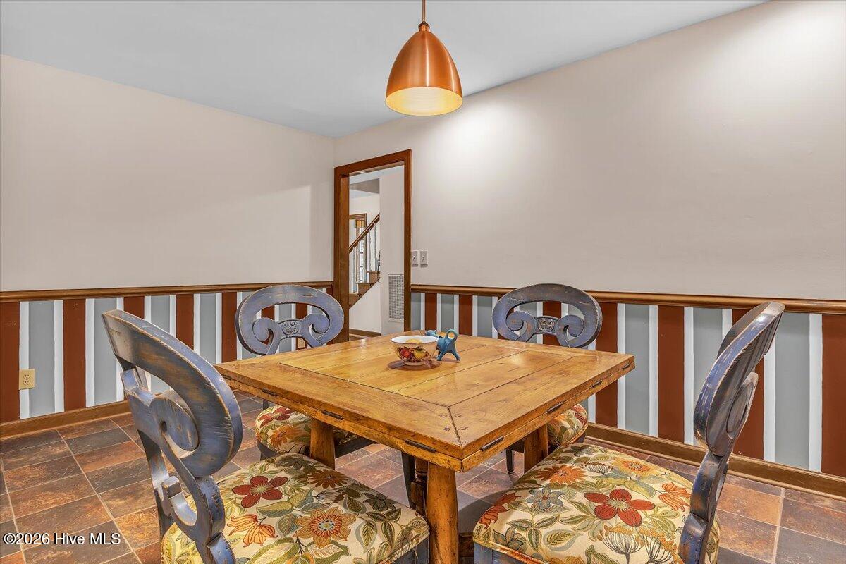 100565591 | Photo 23