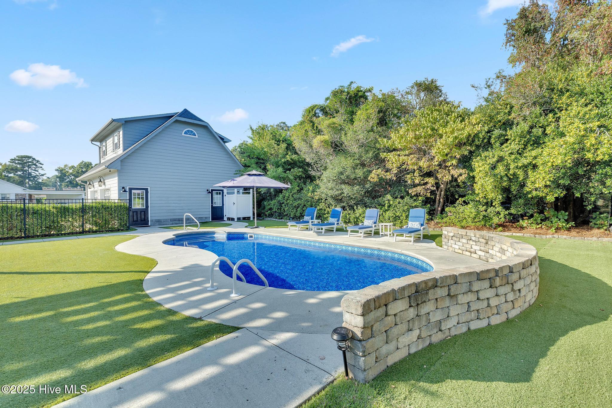 100527249 | Photo 67