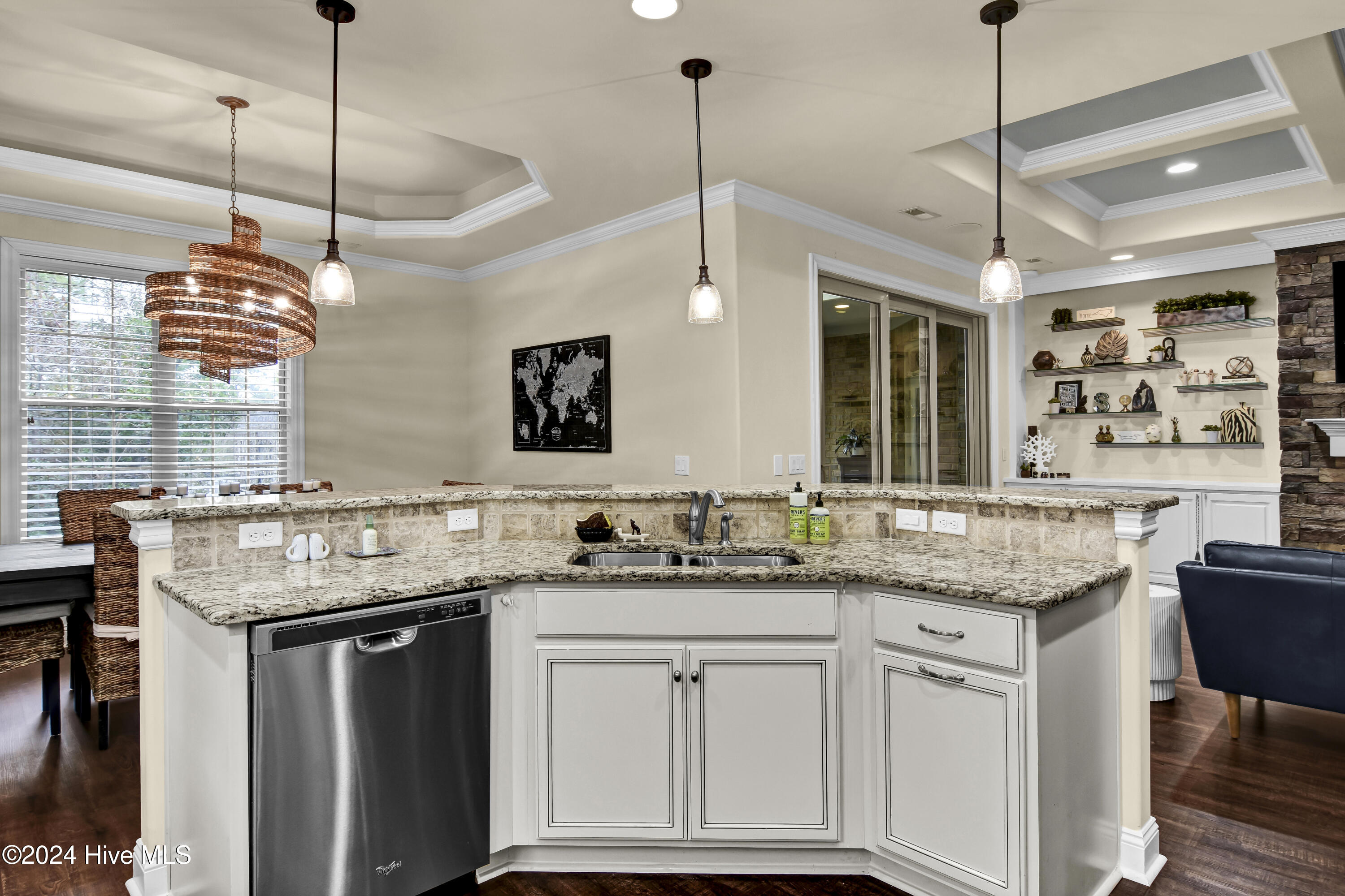 100484995 | Photo 12