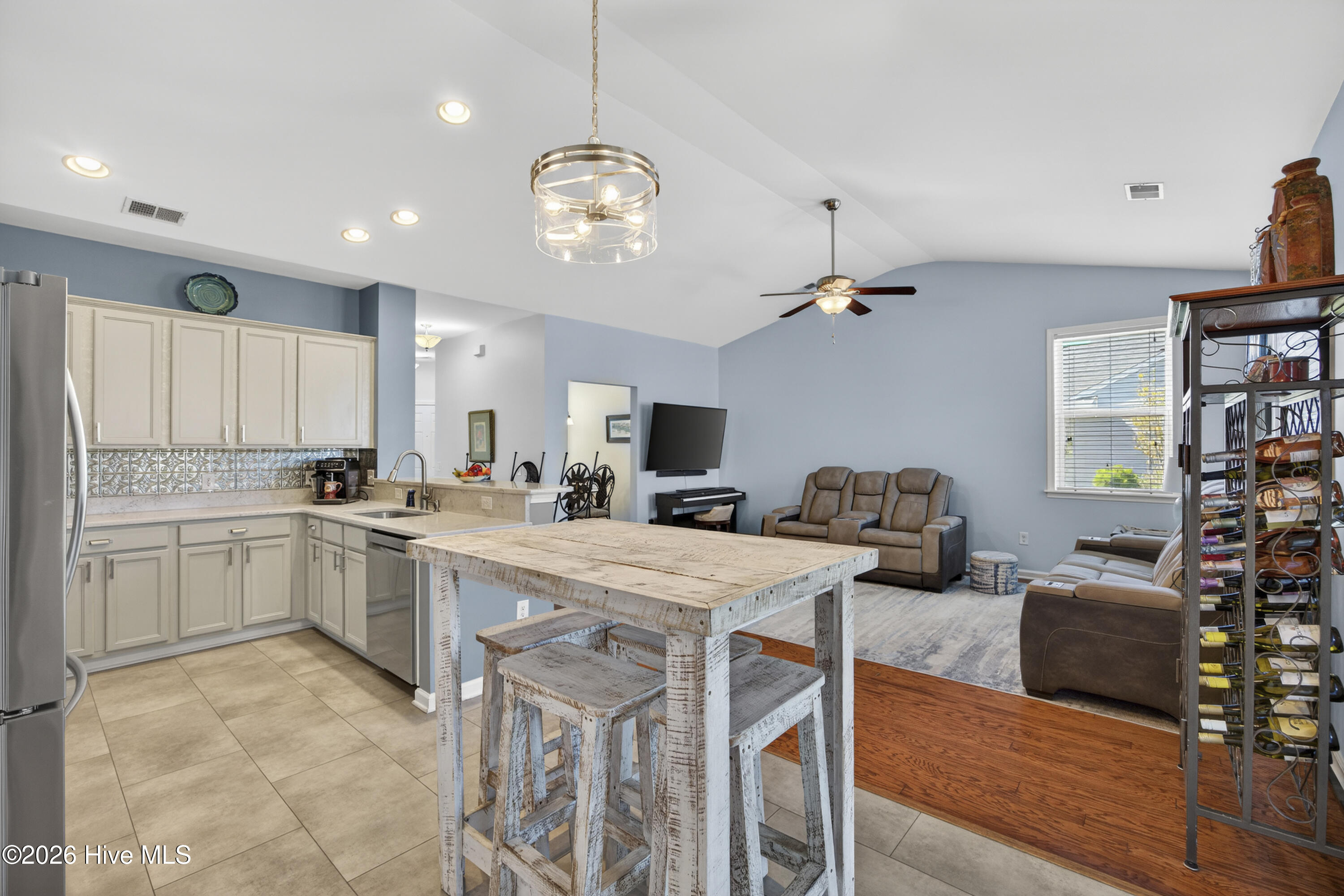 100564914 | Photo 11