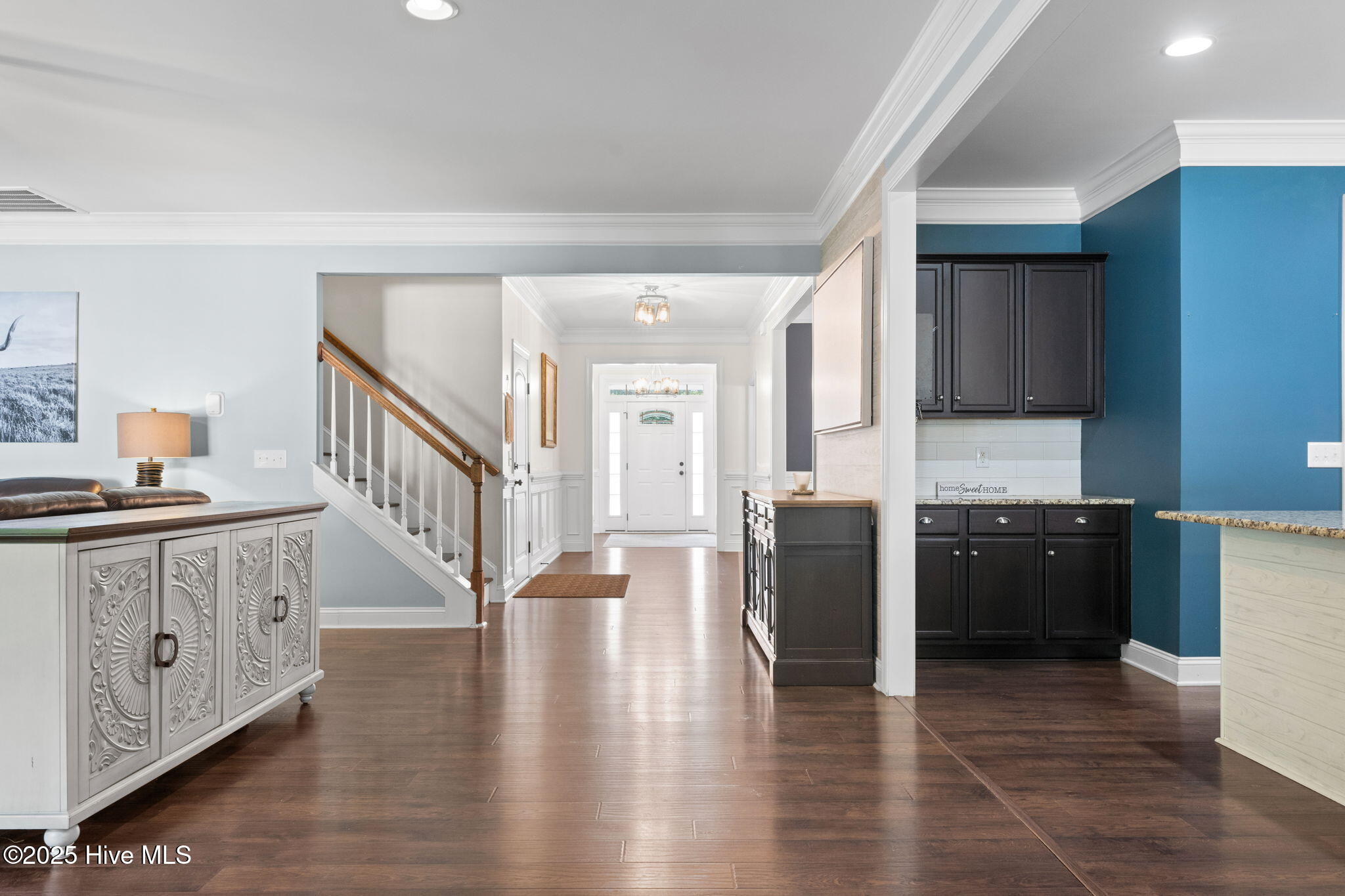 100521115 | Photo 14