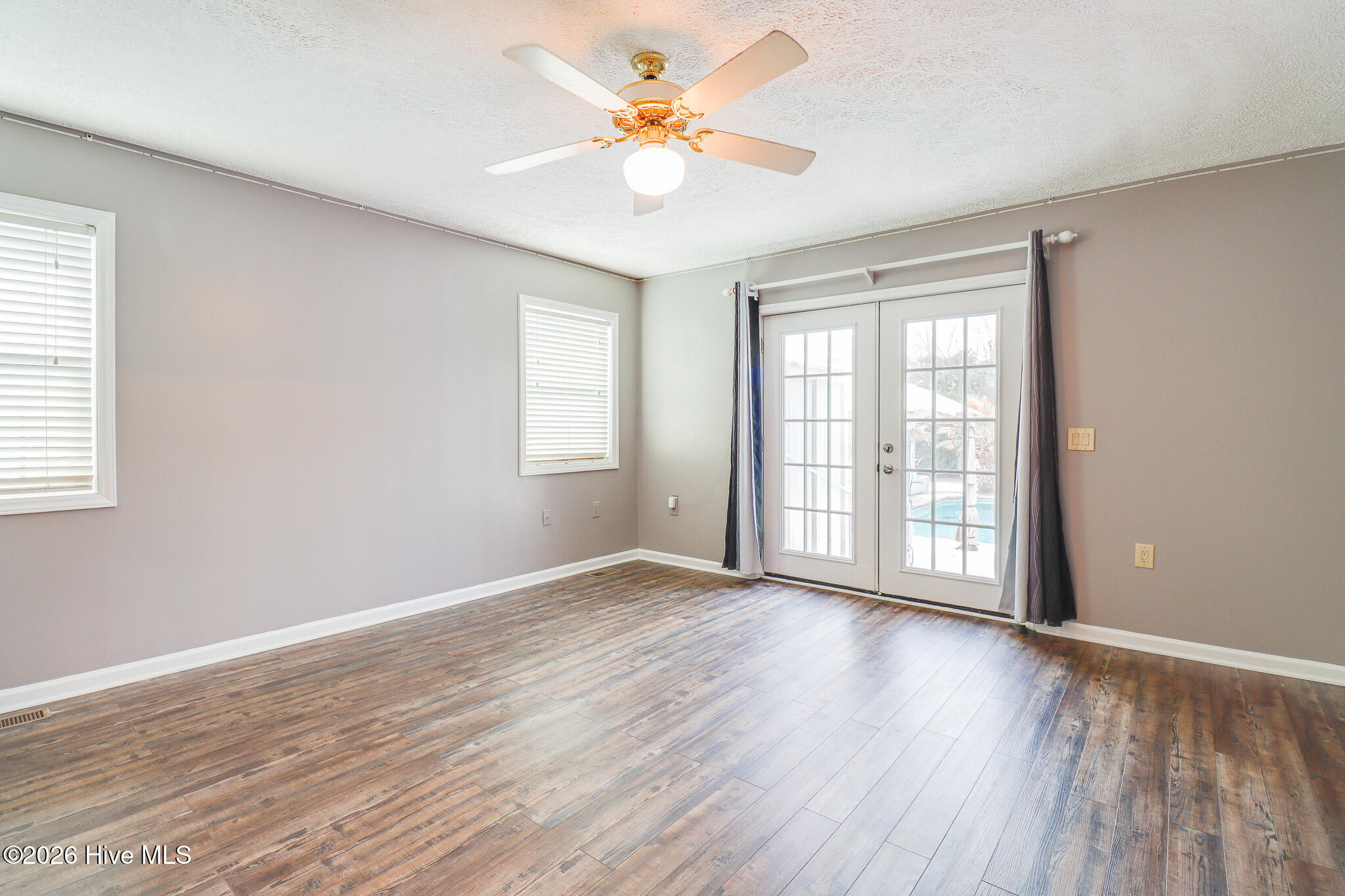 100544057 | Photo 22