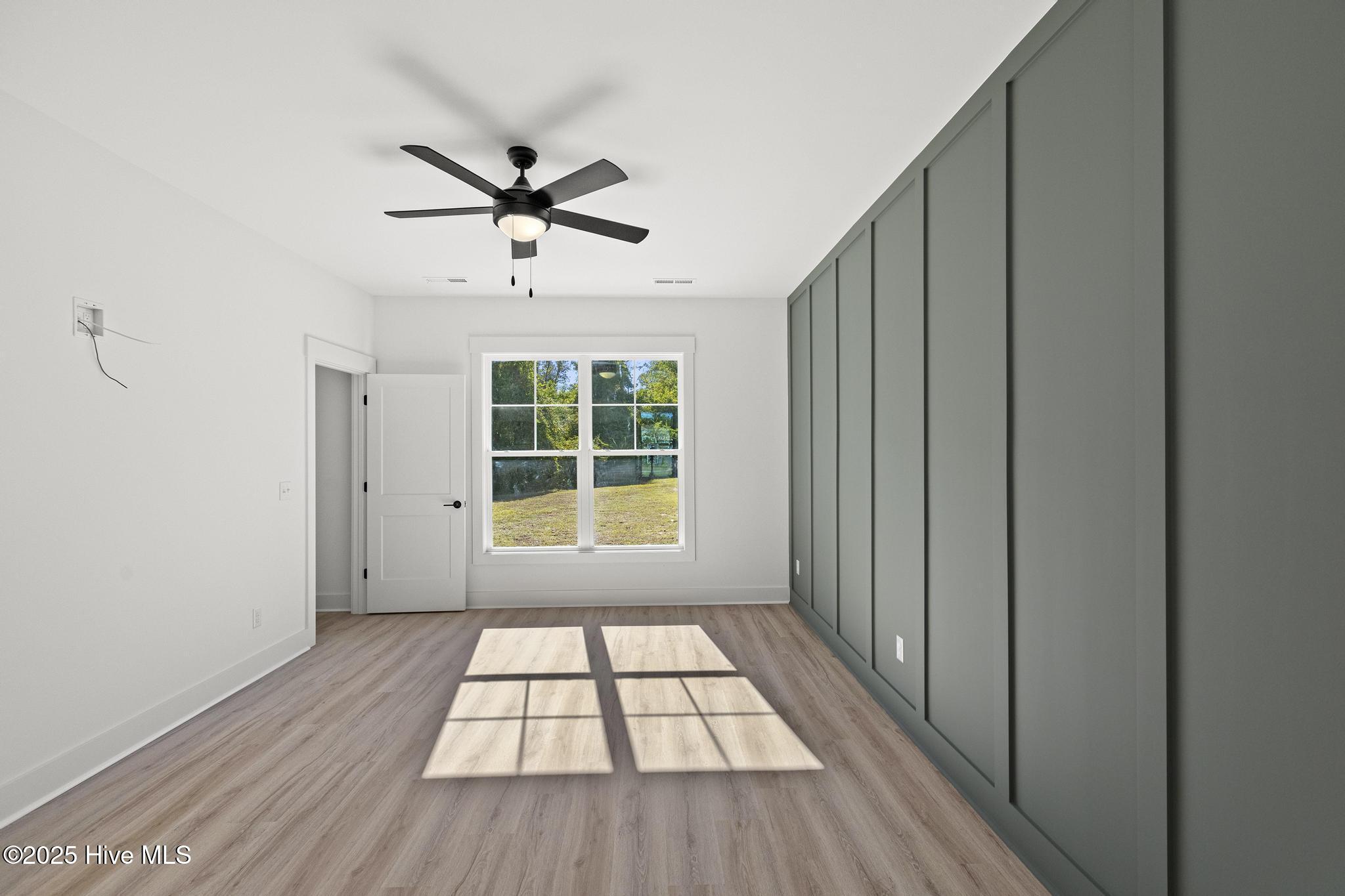 100537116 | Photo 18