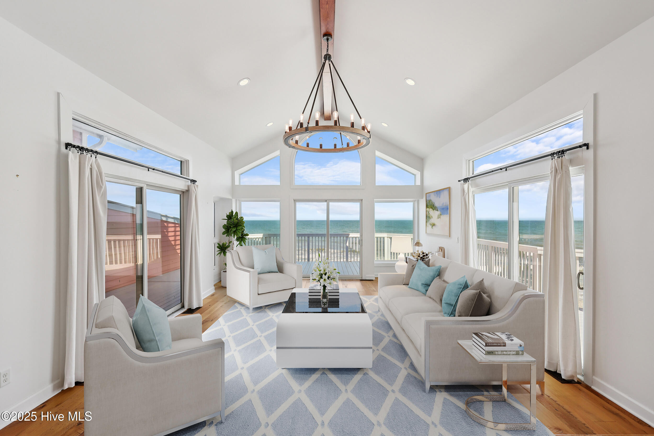 100518550 | Photo 10