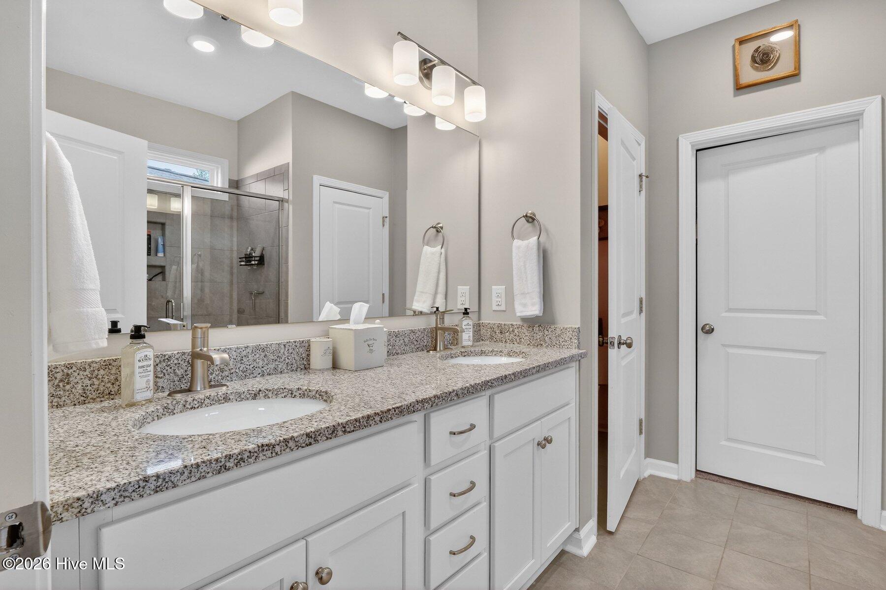 100552199 | Photo 15