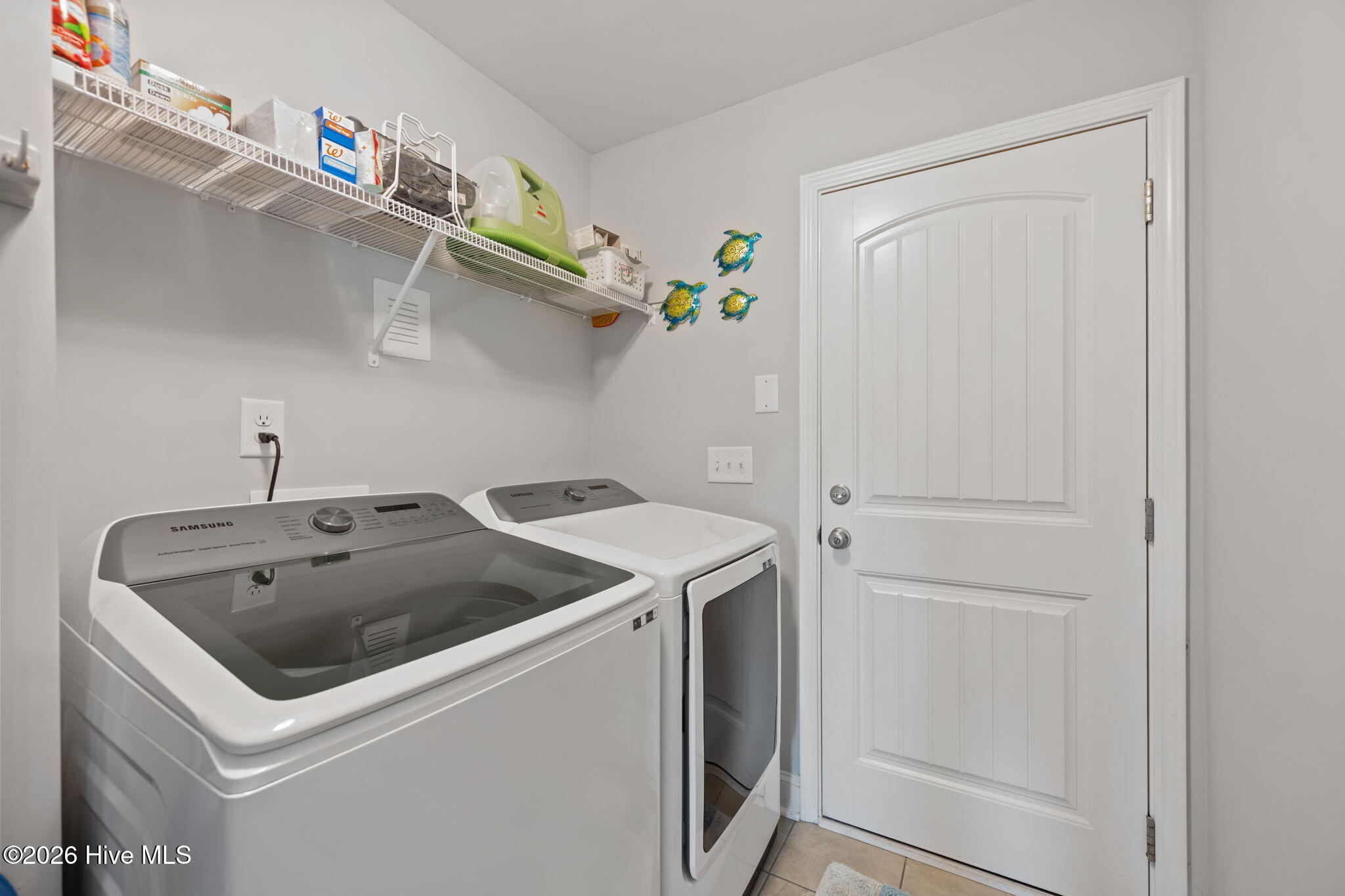 100561377 | Photo 26