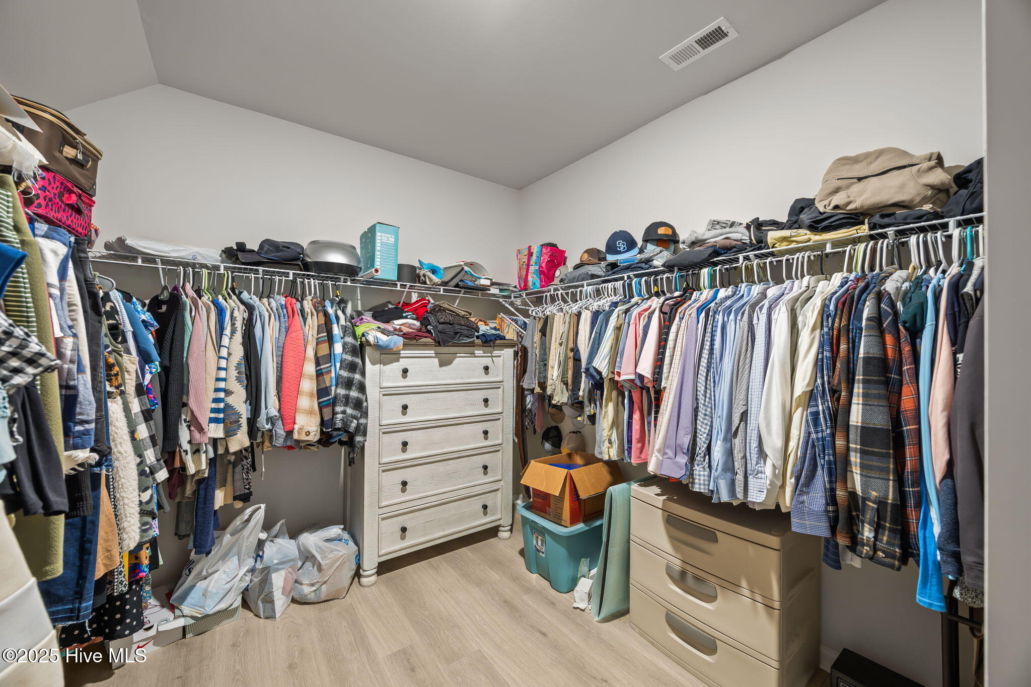 100535538 | Photo 27