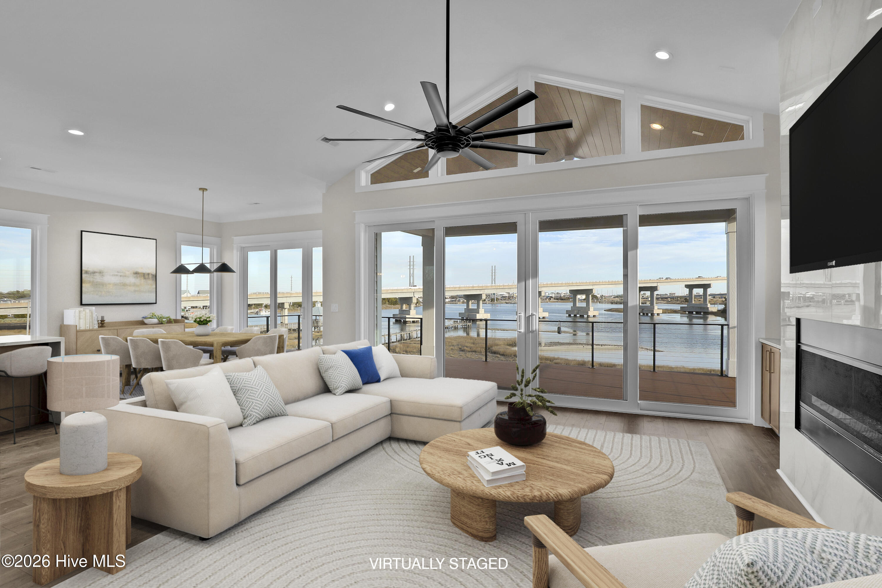 100556414 | Photo 14