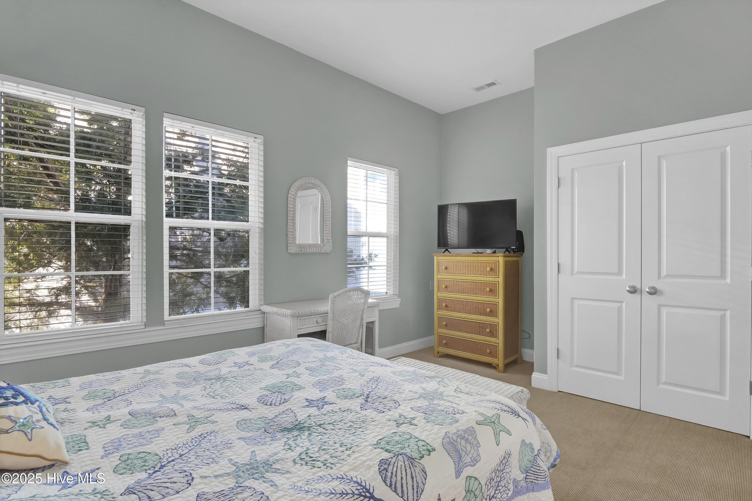 100526257 | Photo 15