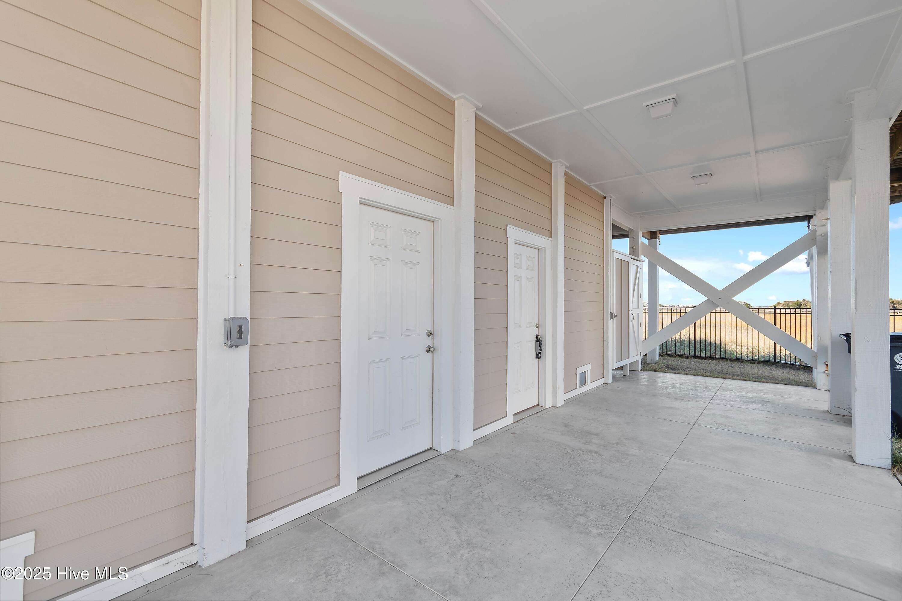 100541984 | Photo 41