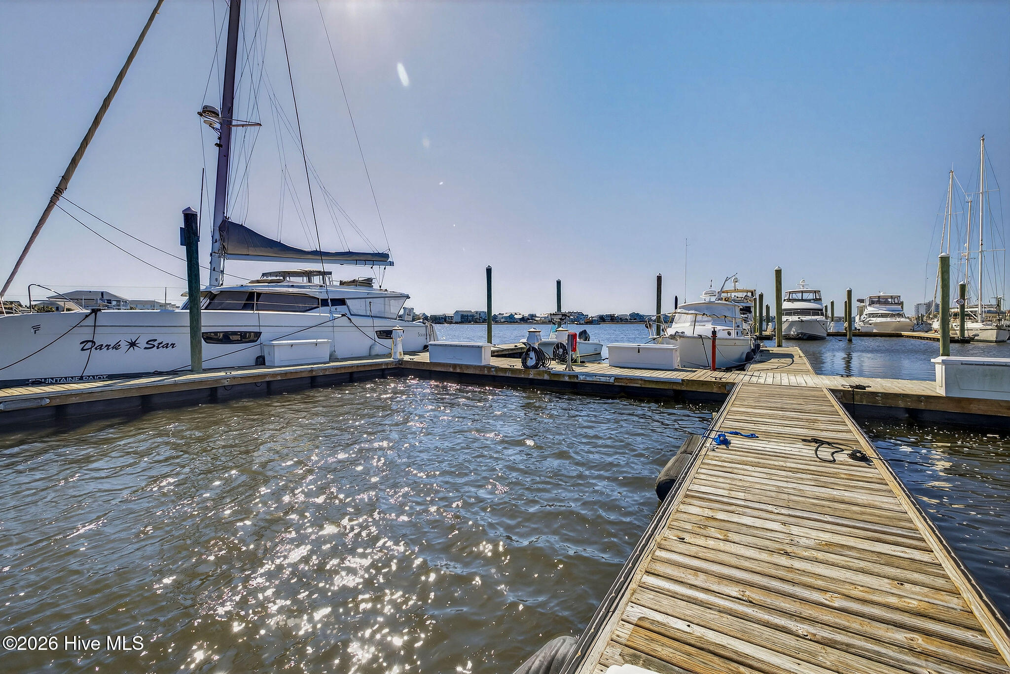 100562225 | Photo 59