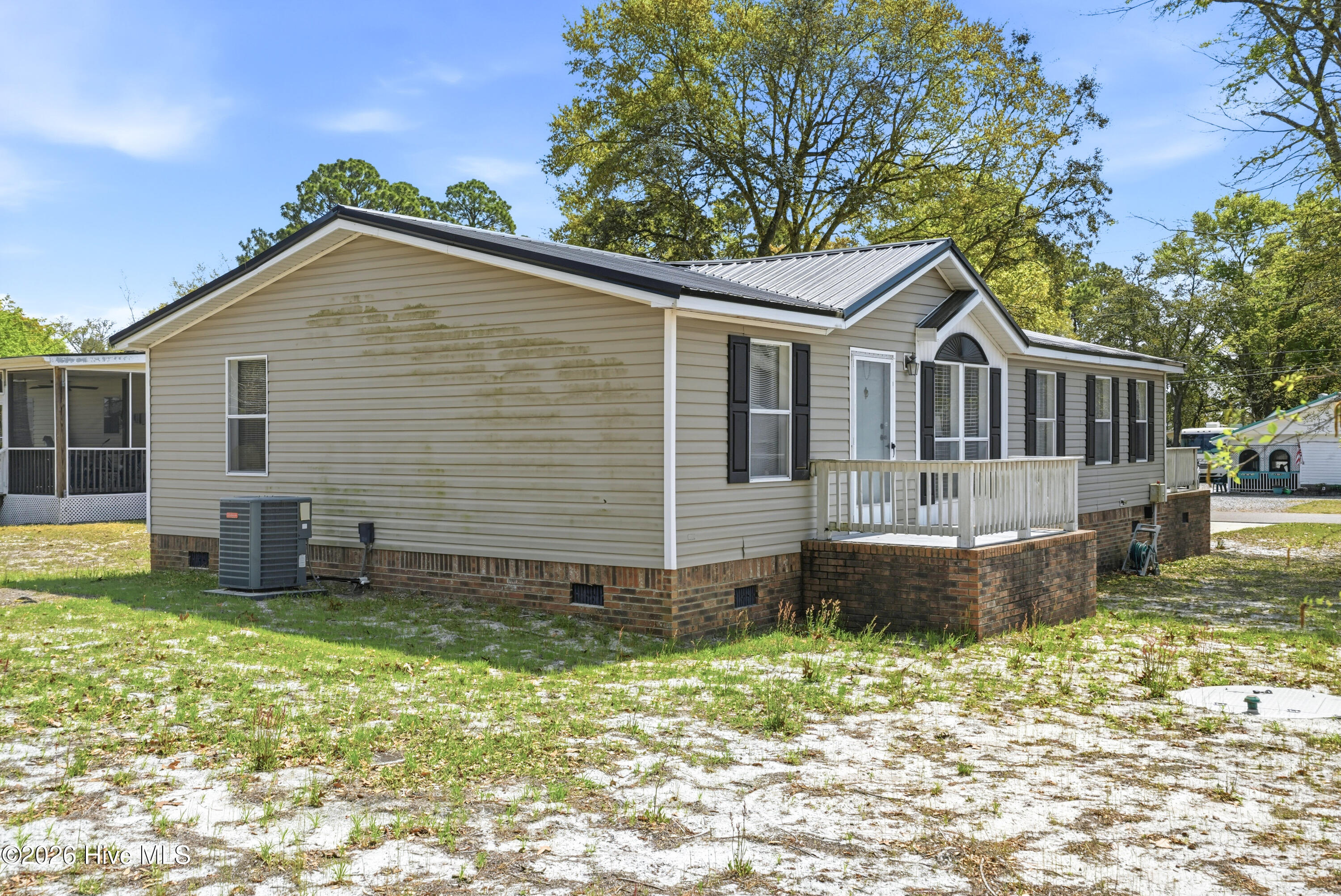 100565641 | Photo 42