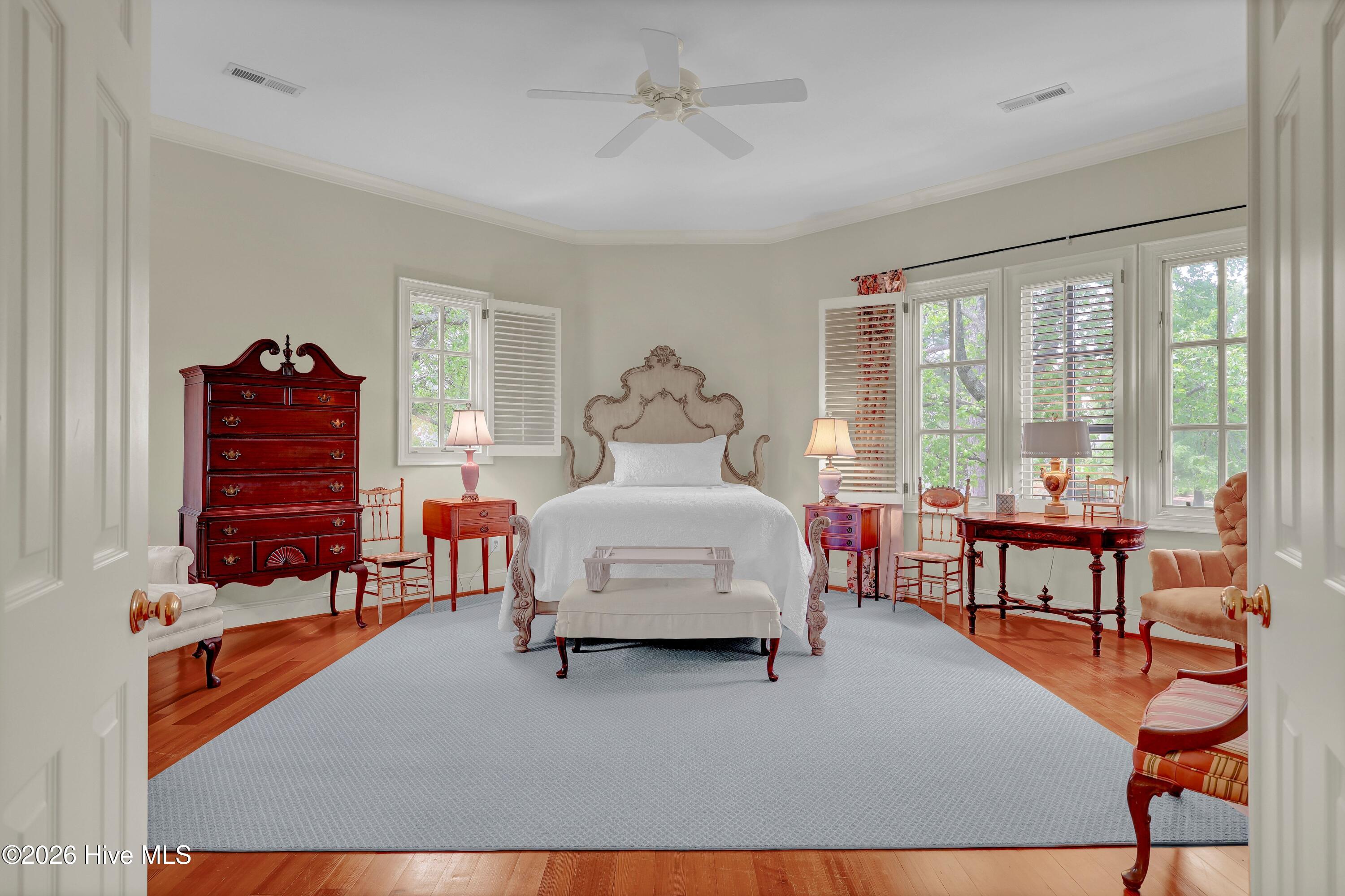 100567491 | Photo 28