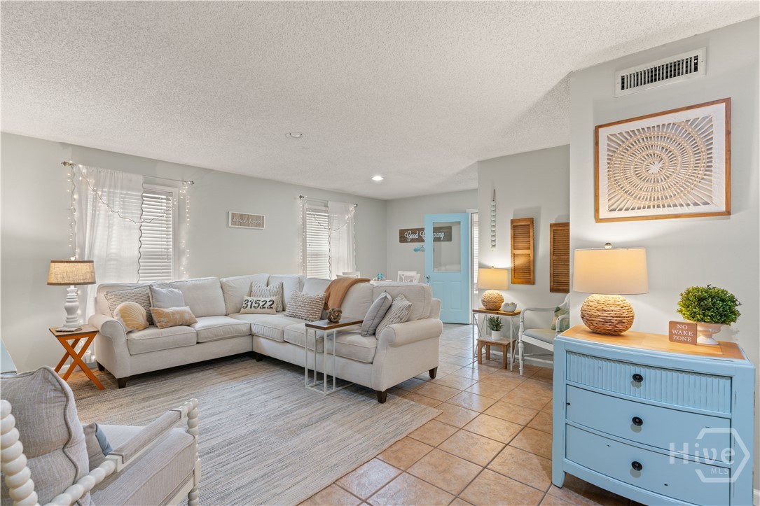 Homes for sale in Saint Simons Island, GA | 302 E Island Square Dr, Saint Simons Island, GA 31522 | MLS# SA355451