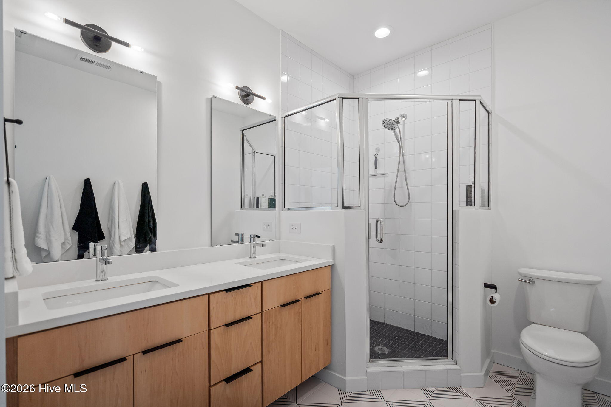 100559537 | Photo 26