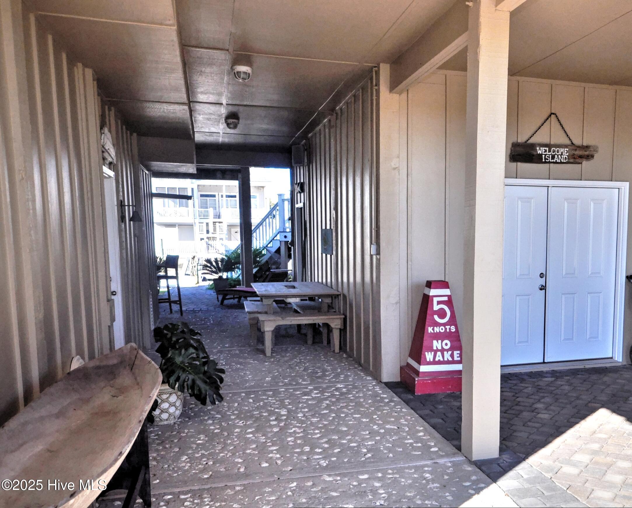 100537753 | Photo 49