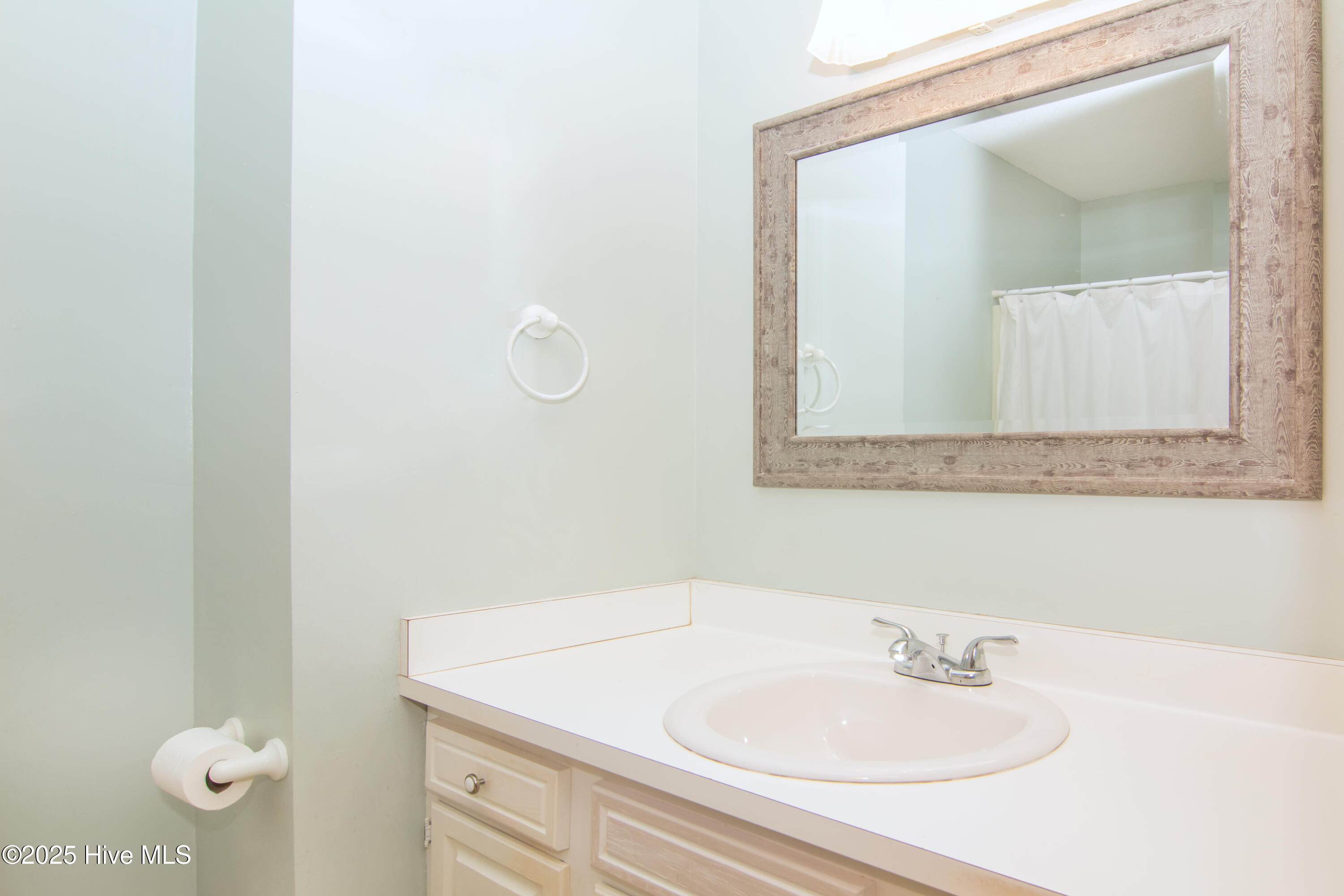 100545046 | Photo 23