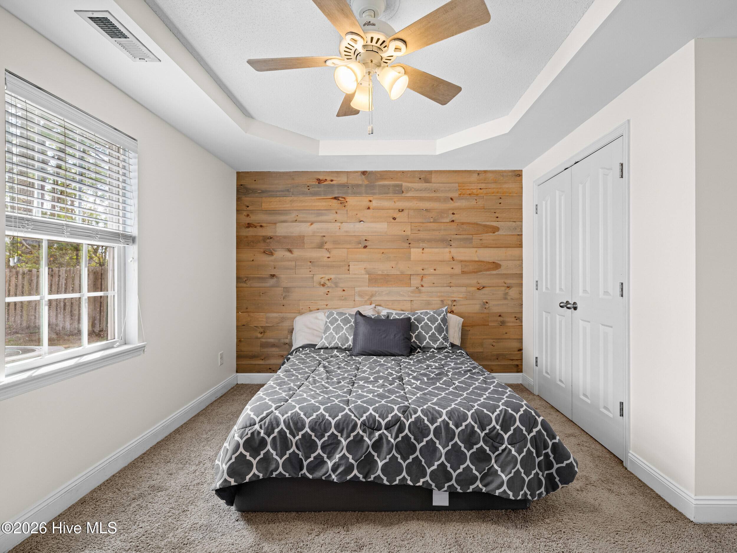 100565306 | Photo 19