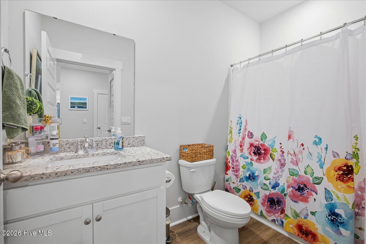 100568001 | Photo 17