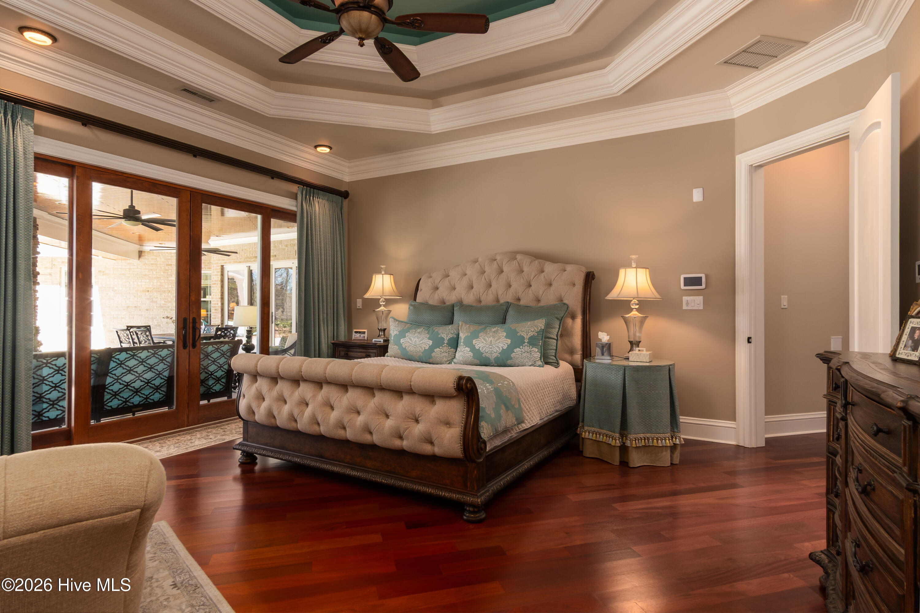 100550947 | Photo 36