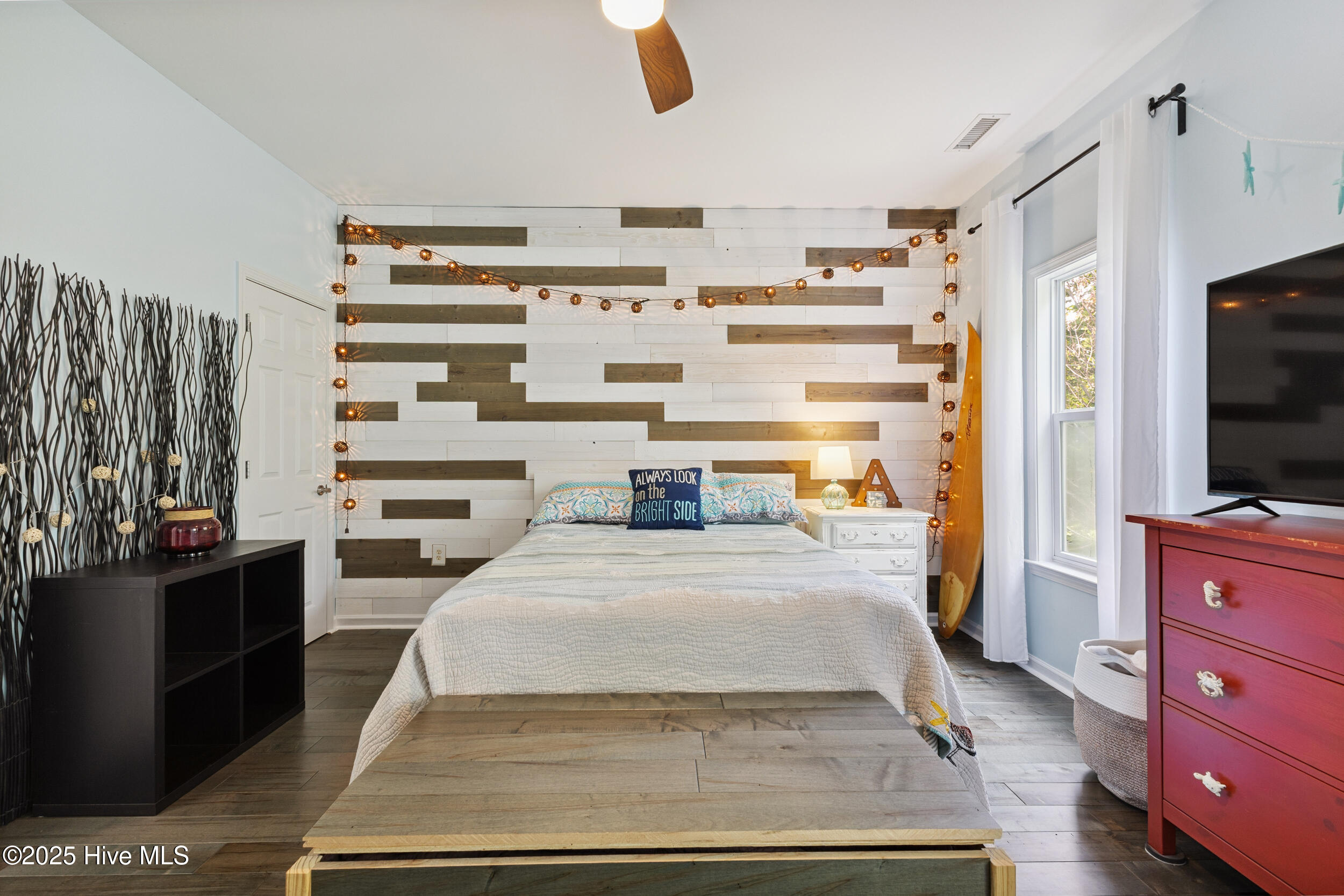 100547430 | Photo 11