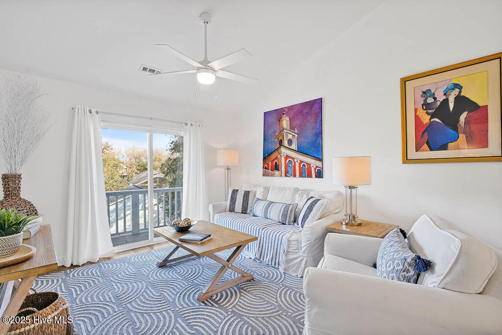 100529872 | Photo 16