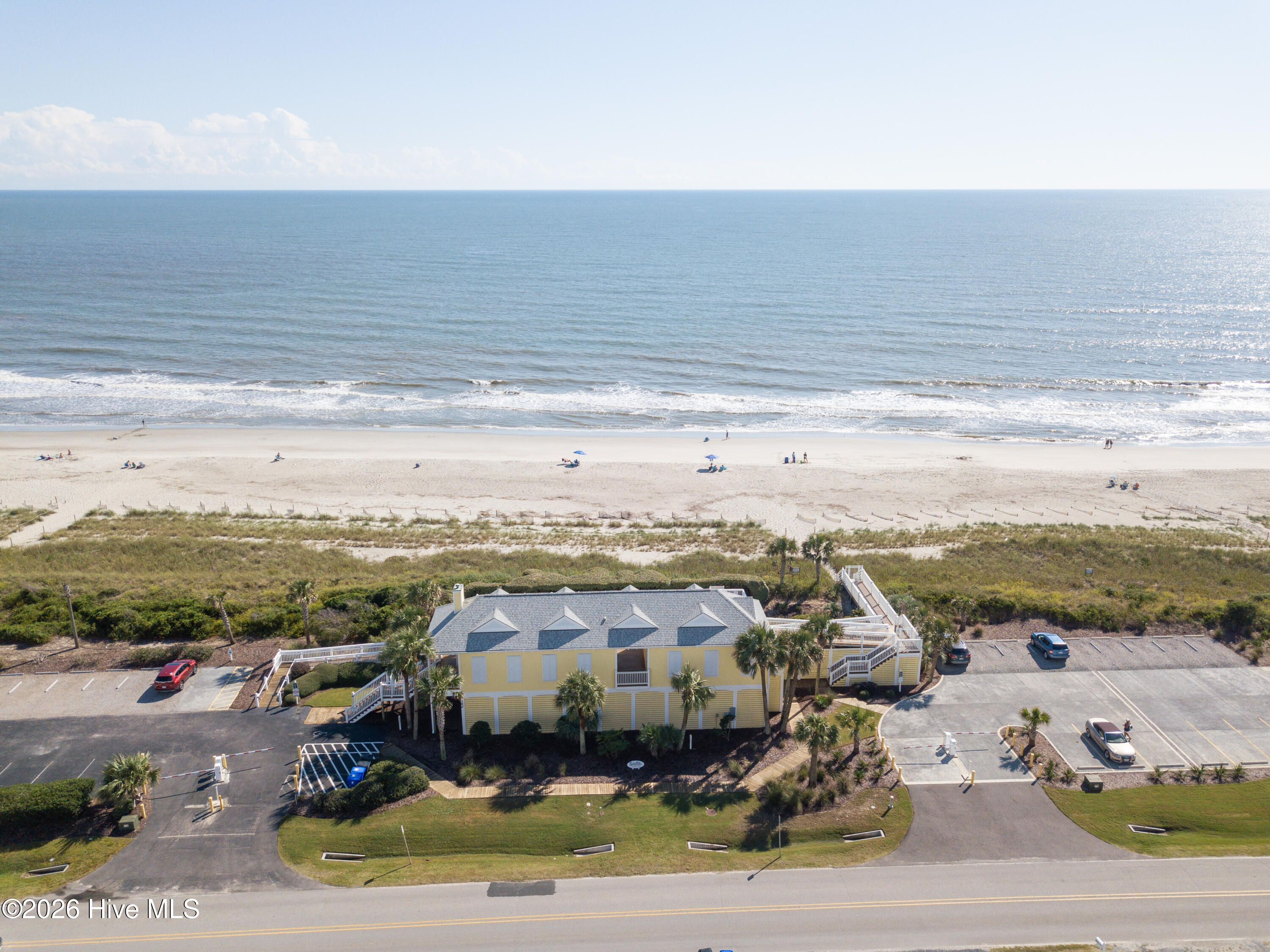 100553830 | Photo 66