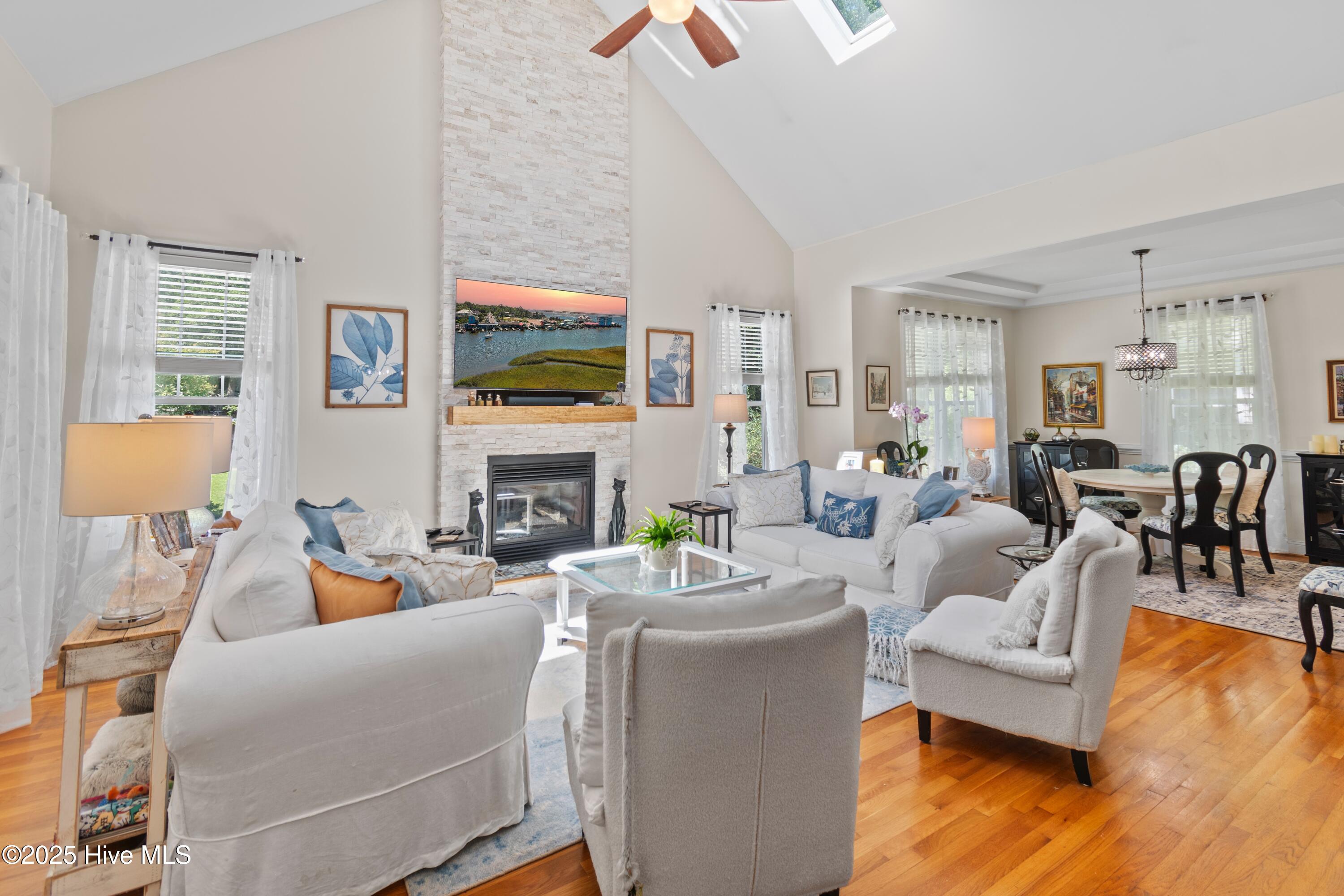 100522421 | Photo 23