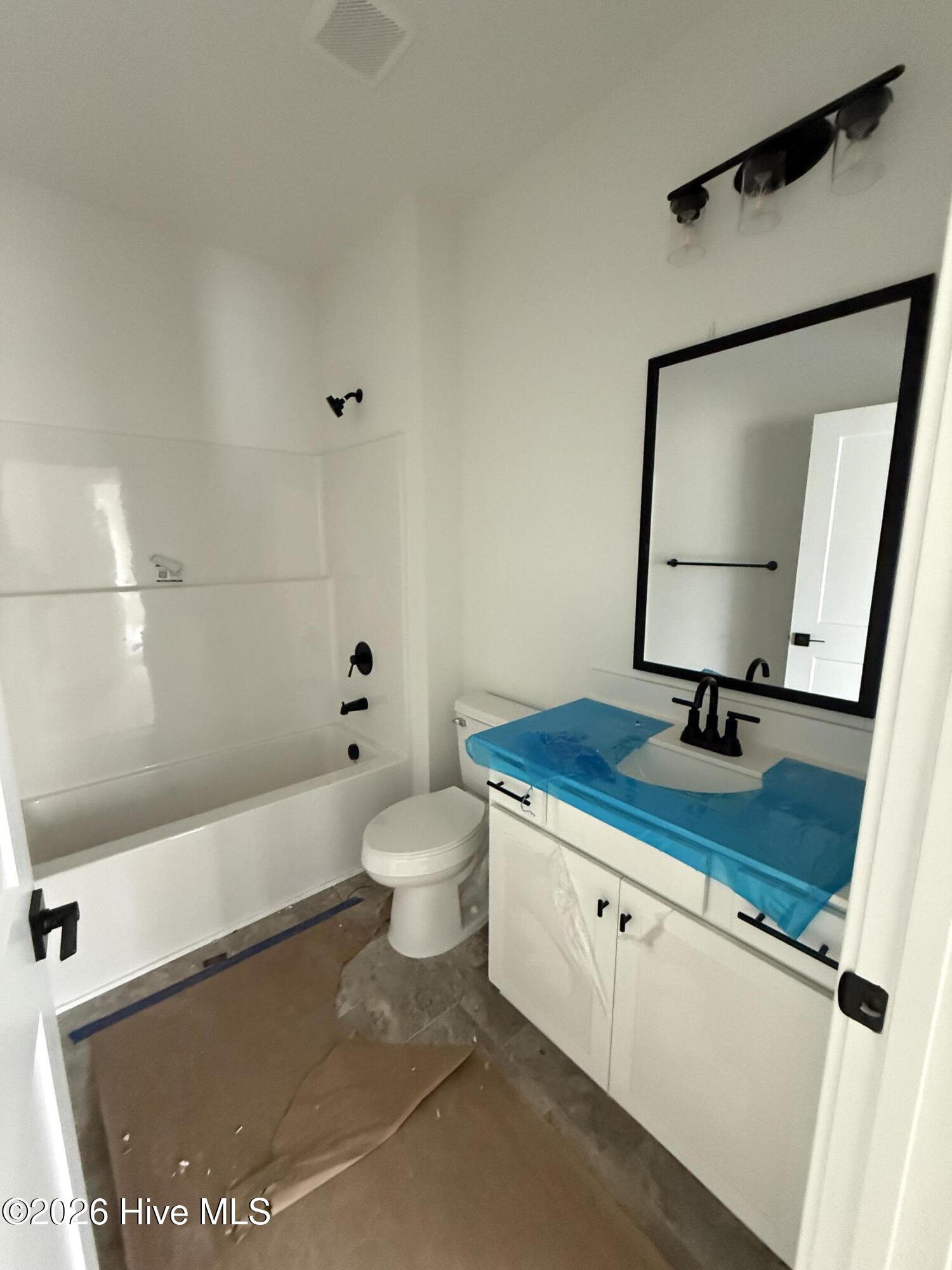 100546686 | Photo 11