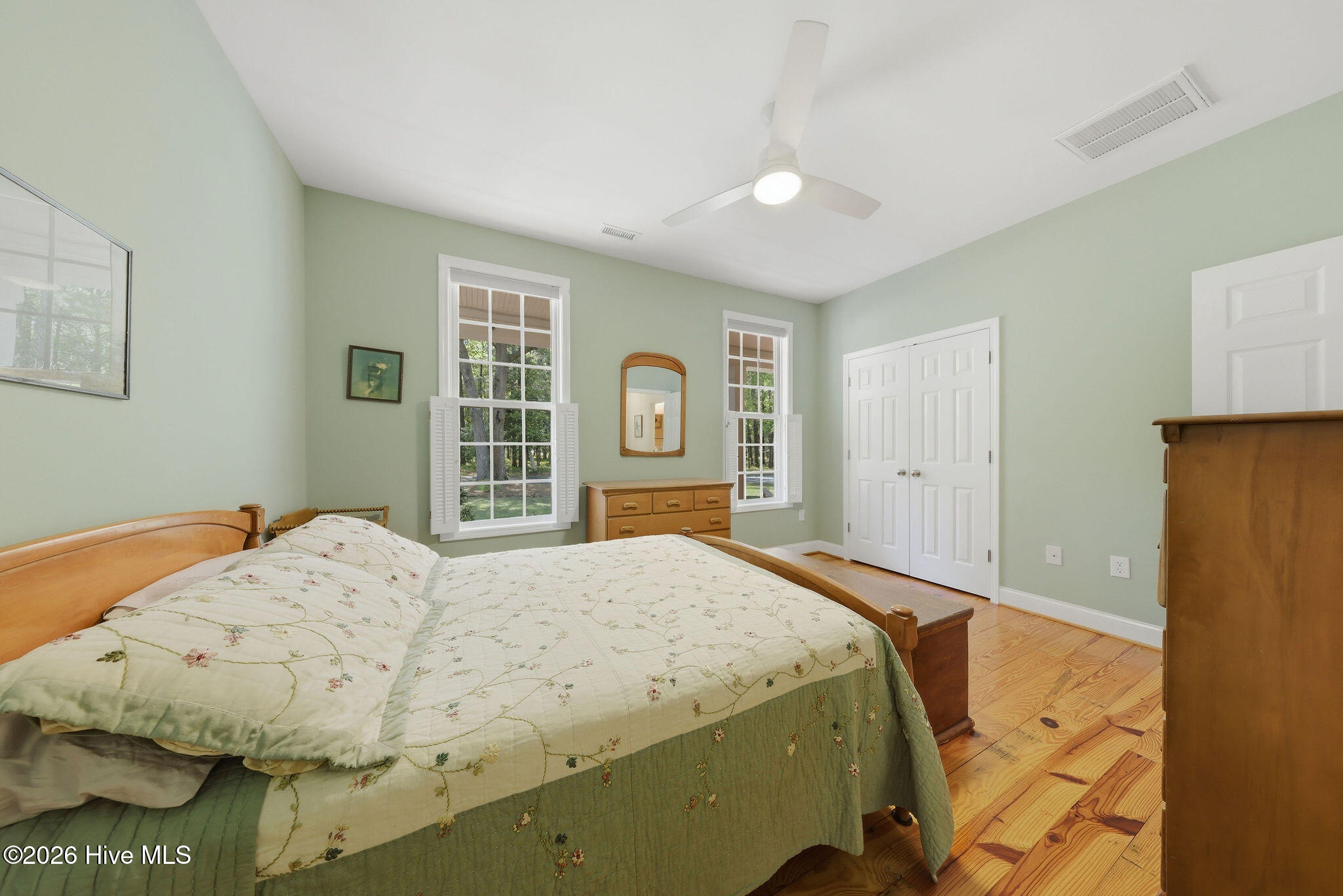 100567375 | Photo 43