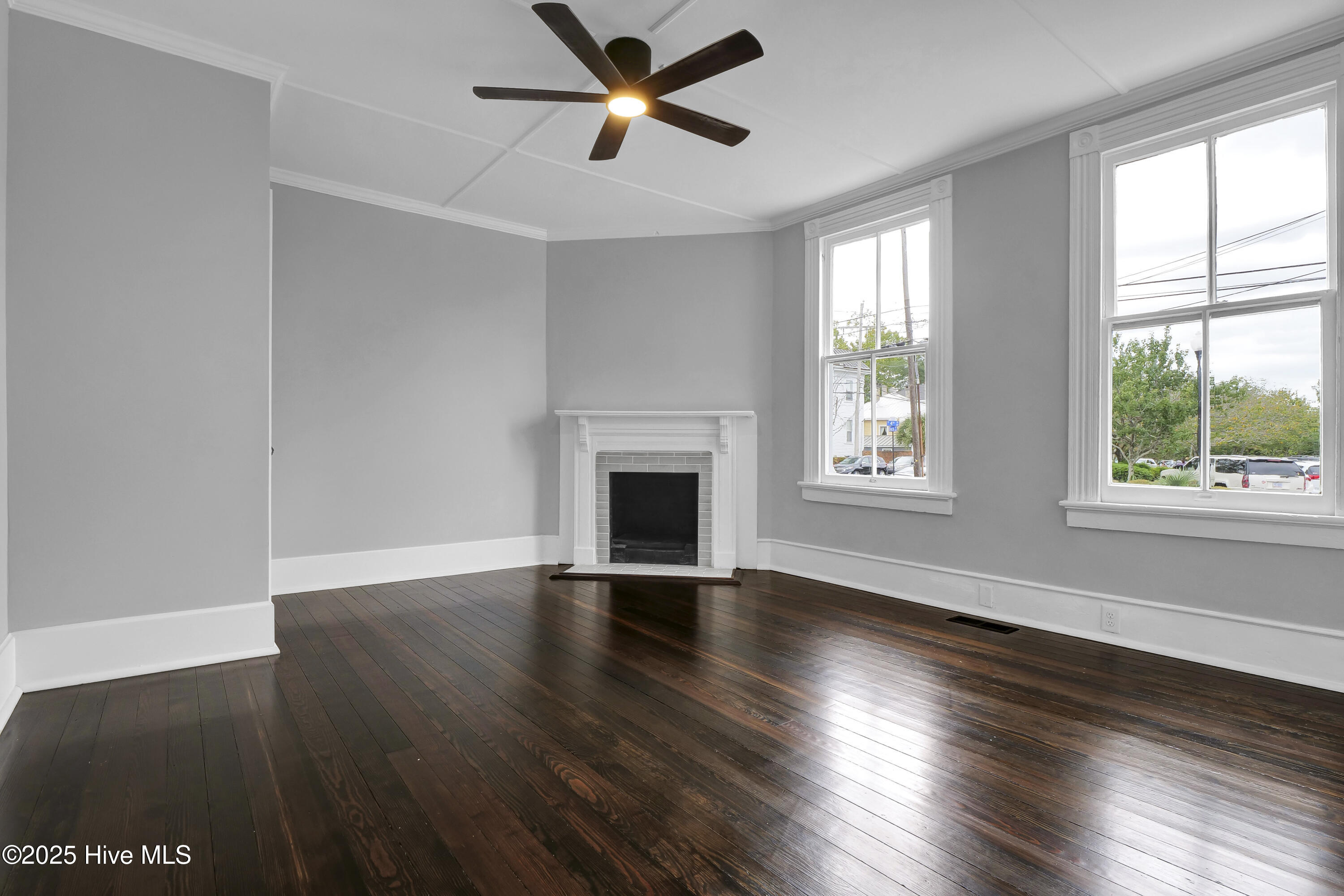 100529895 | Photo 36