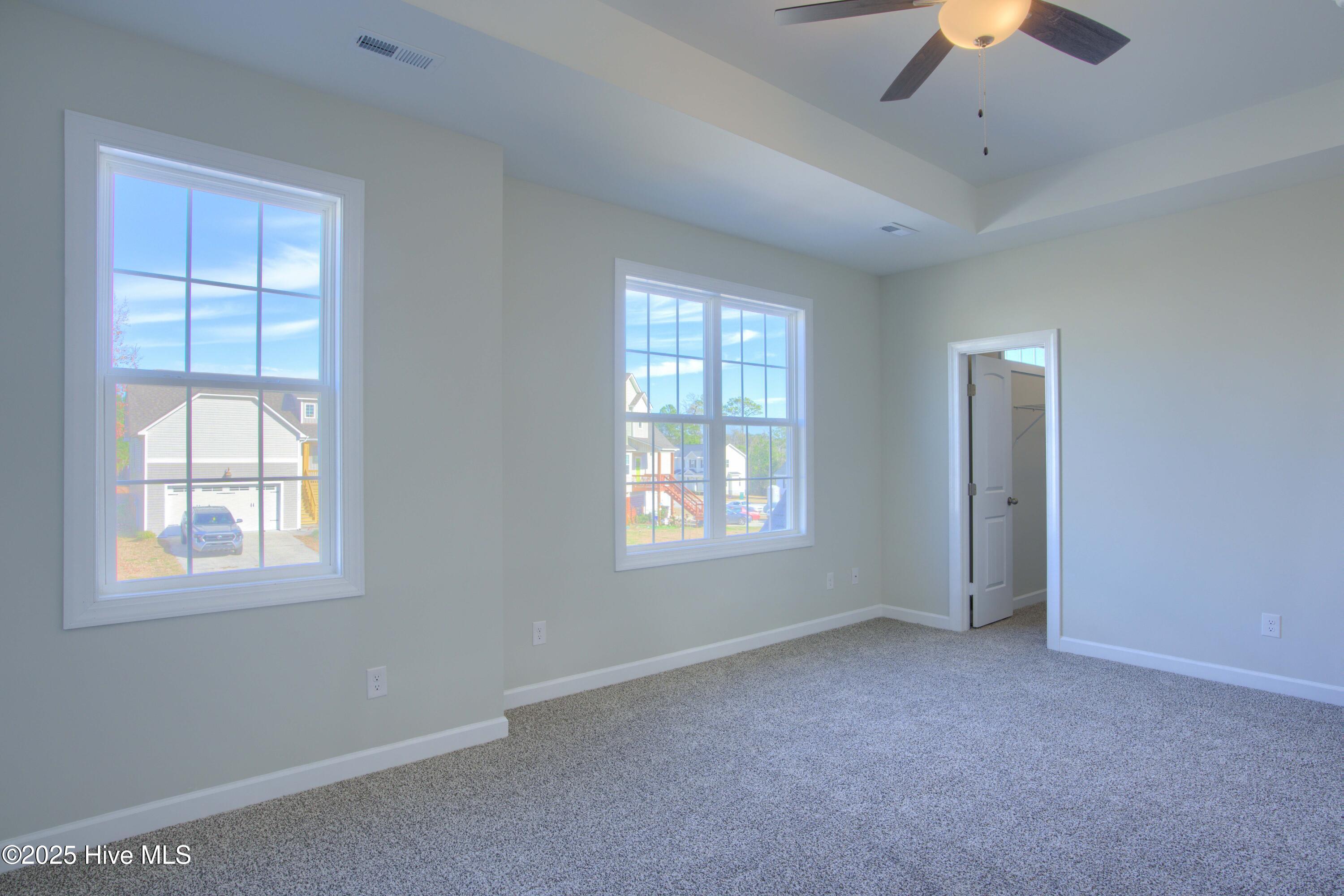 100527049 | Photo 21