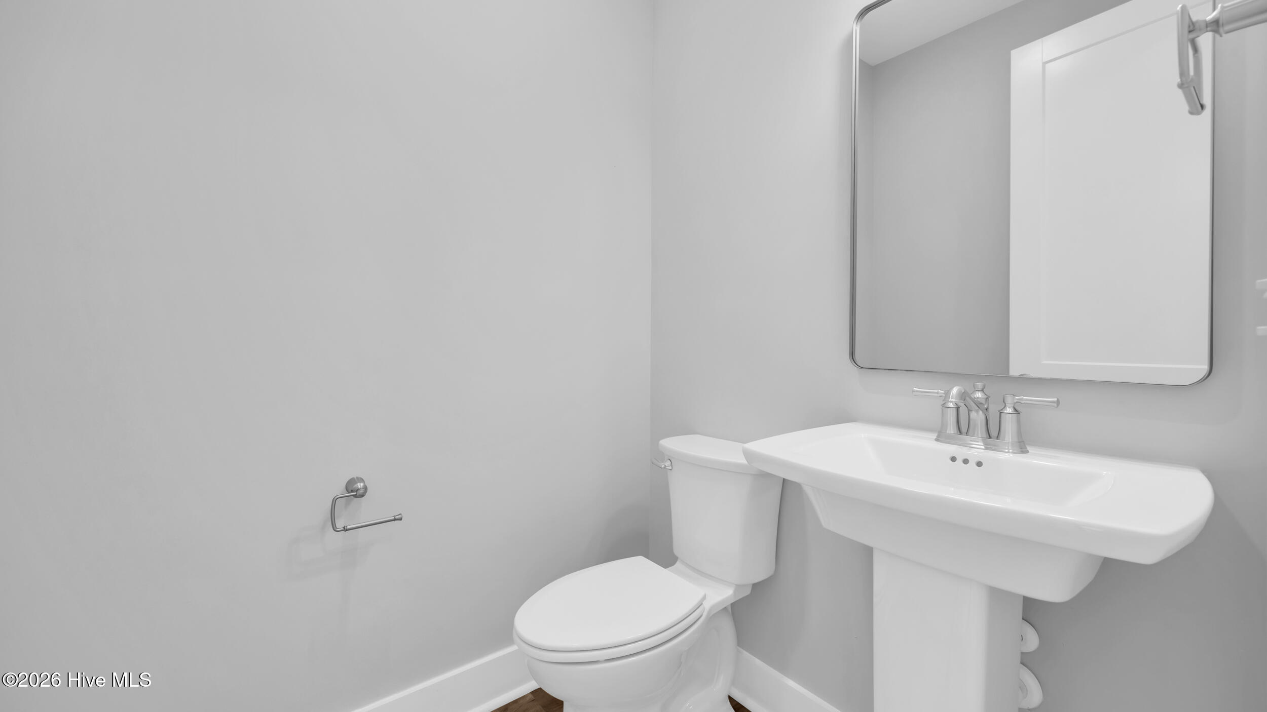 100549844 | Photo 11