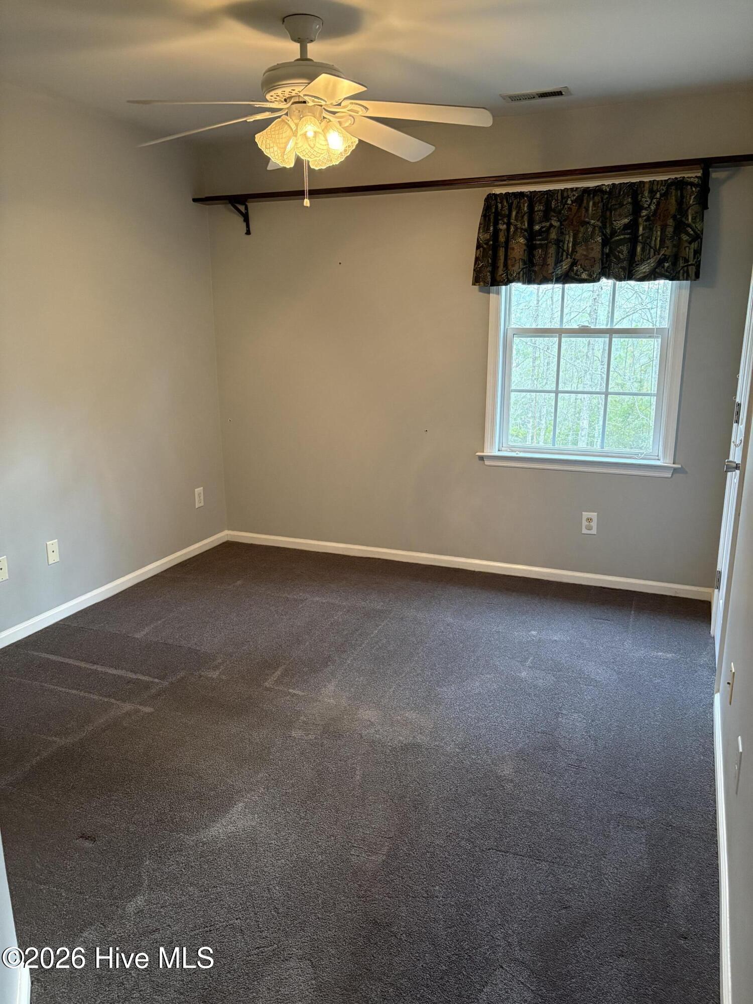 100562372 | Photo 16