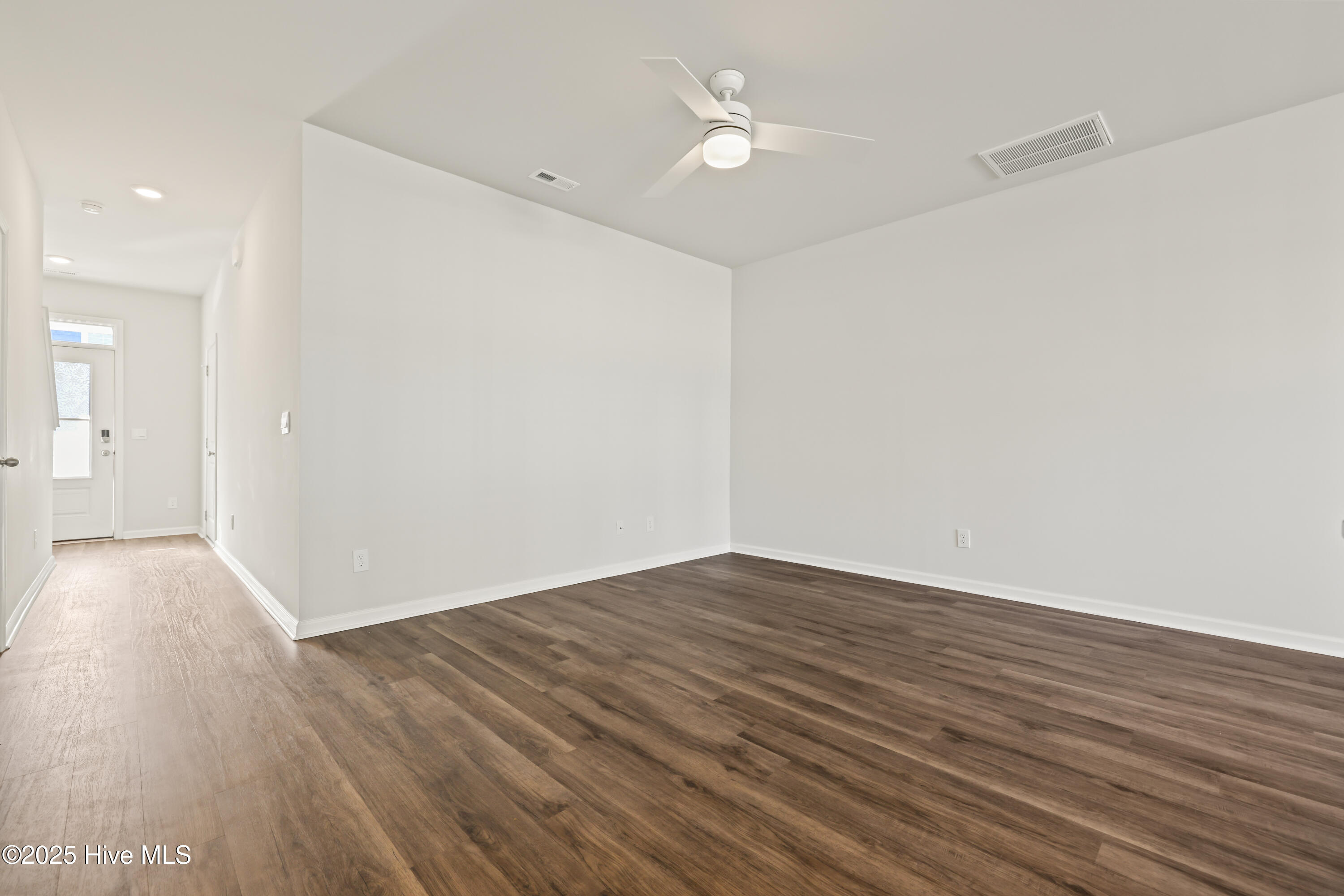 100546543 | Photo 15